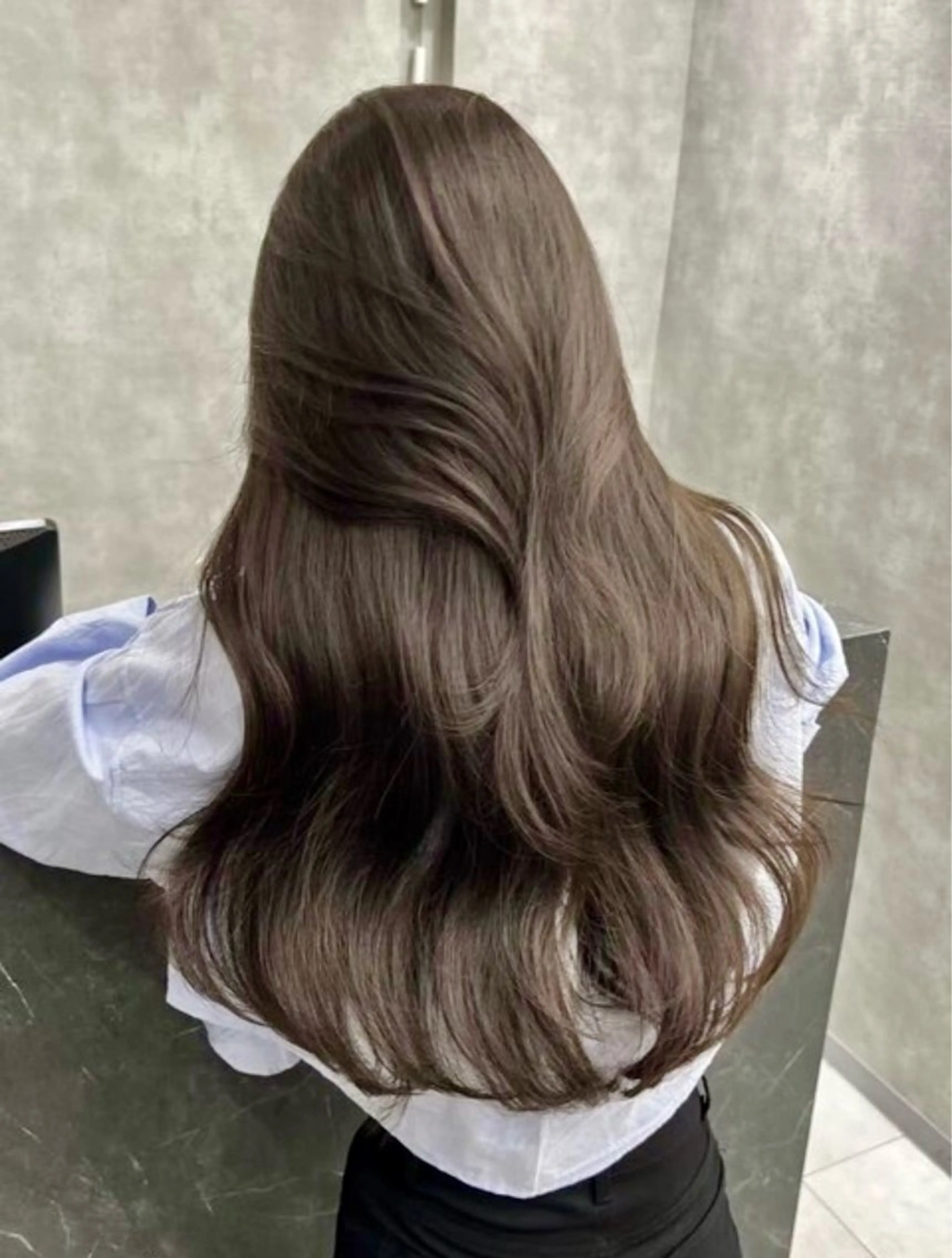 カラー mao🖤顔周り／ レイヤー／髪質改善のヘアスタイル