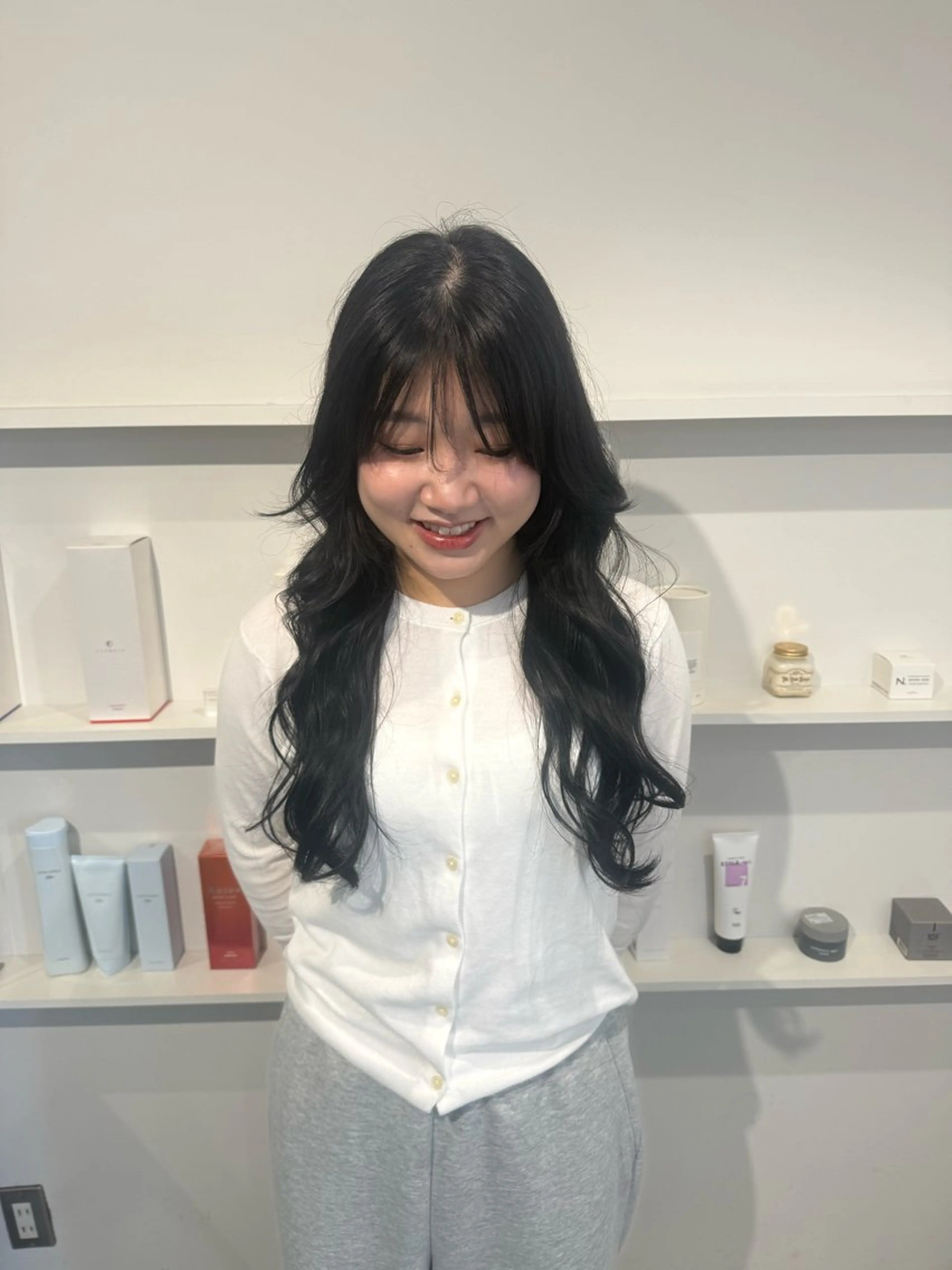 ロング カラー 黒髪 ブルーカラー ブルーブラック ブリーチモデル yumekaのヘアスタイル