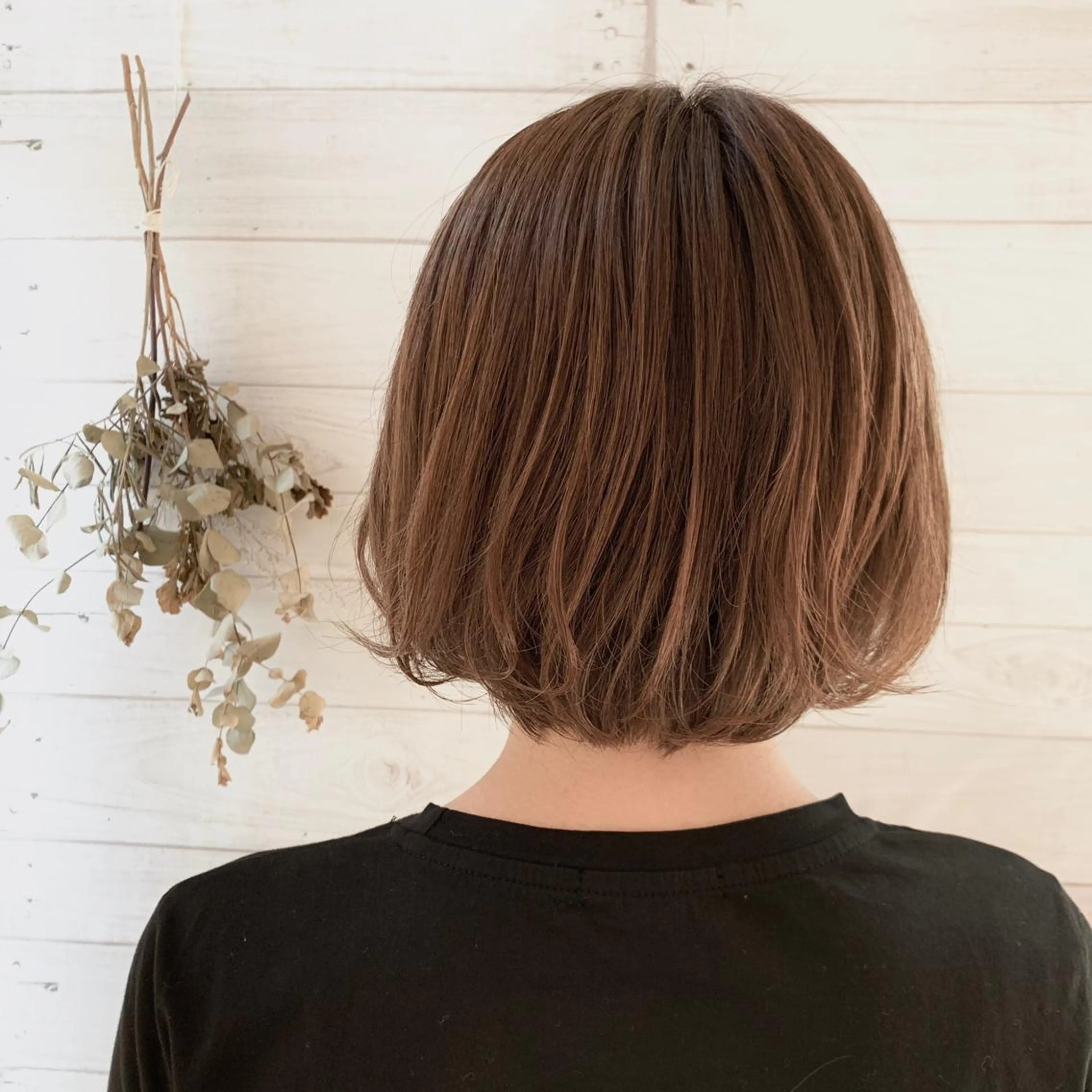 ミディアム カラー ベージュカラー はるやま せりなのヘアスタイル