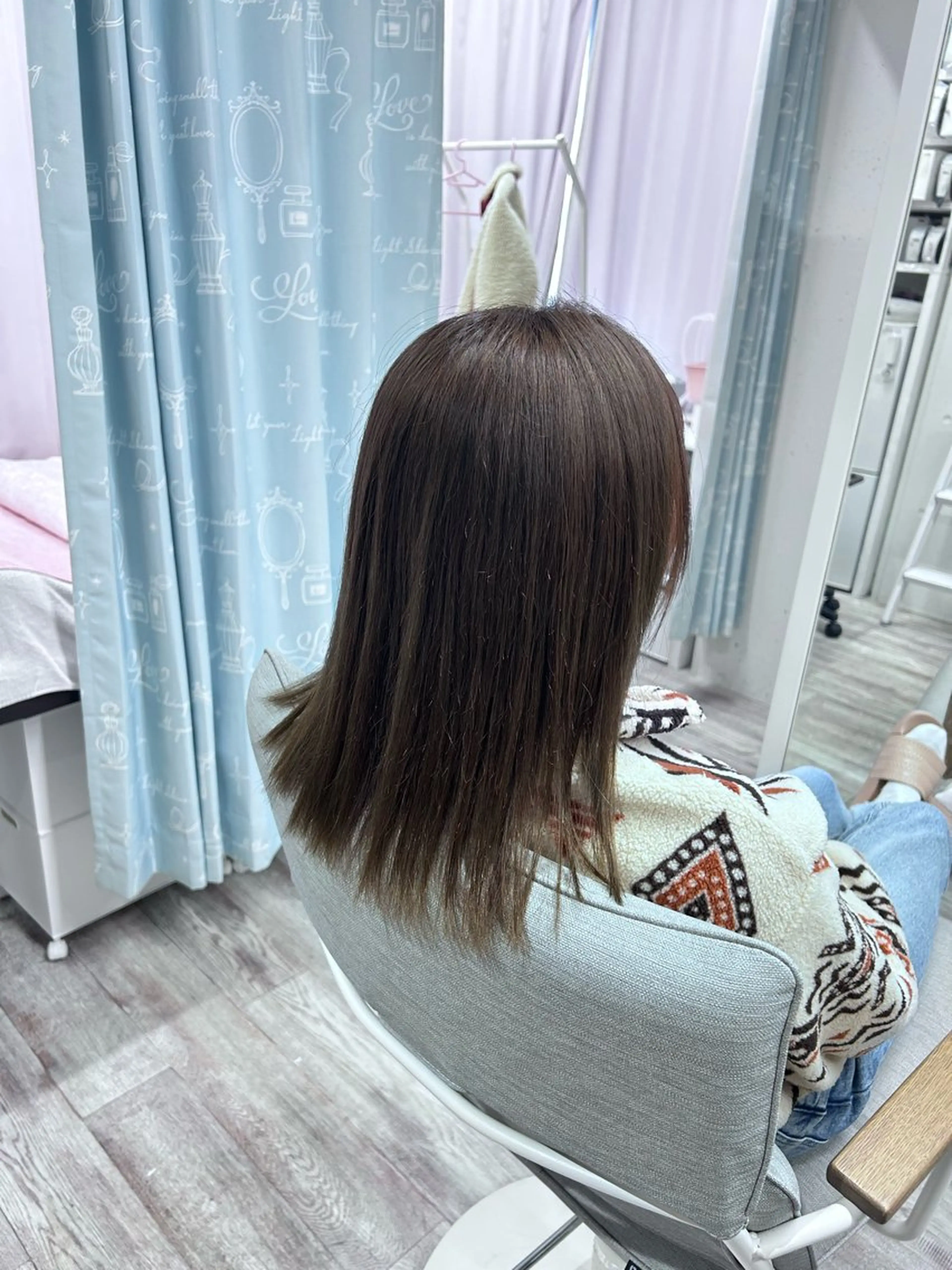 セミロング カラー ベージュカラー ブリーチ 透明感カラー カット ヘアカラー ミルミー美容室所属・🦄💒💓齎藤 七海子🦄💒💓の眉毛・アイブロウイメージ