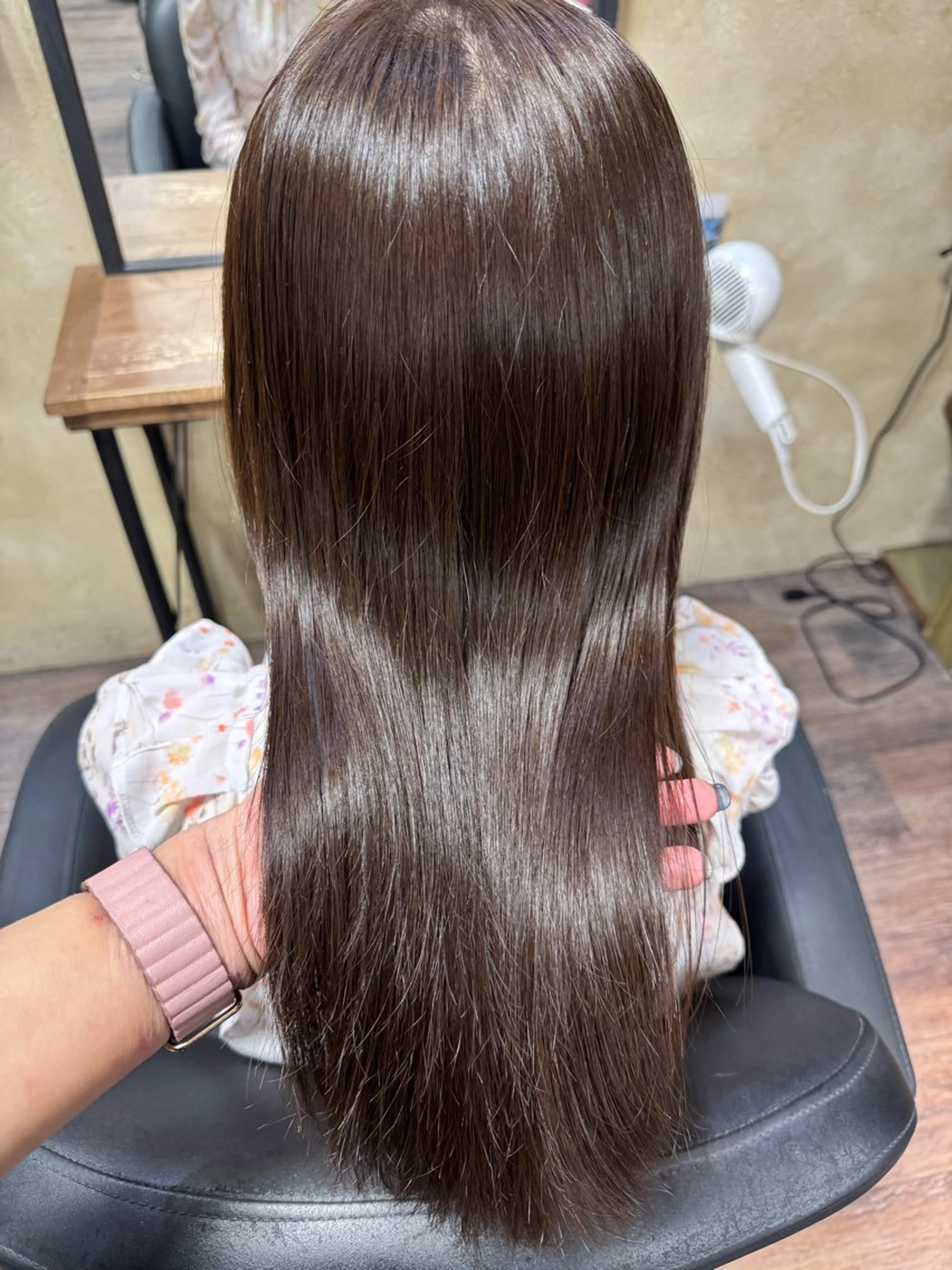 セミロング カラー ヘアカラー 艶カラー🎀 YUUKAのヘアスタイル