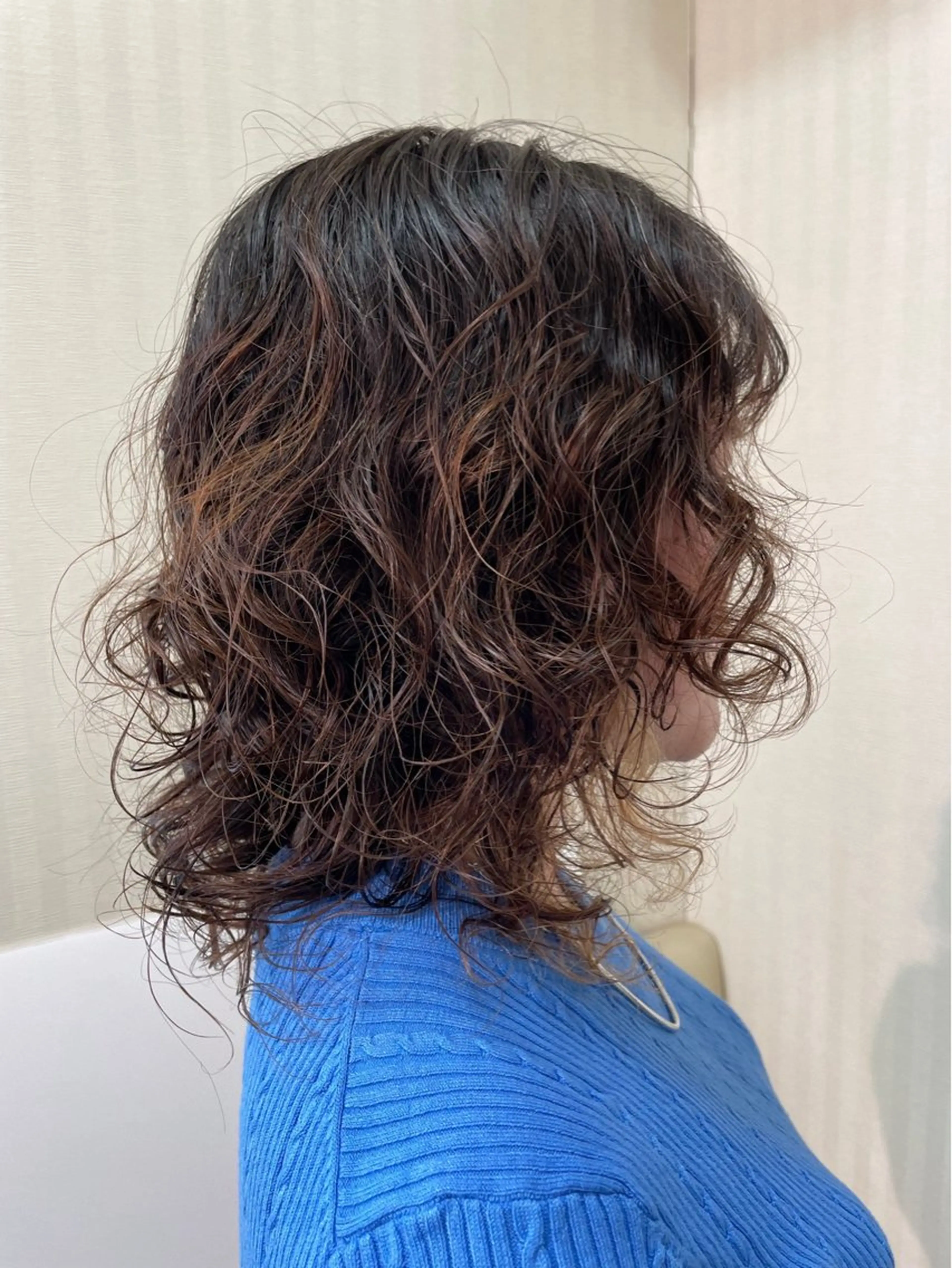 ミディアム パーマ 菊地 あやかのヘアスタイル