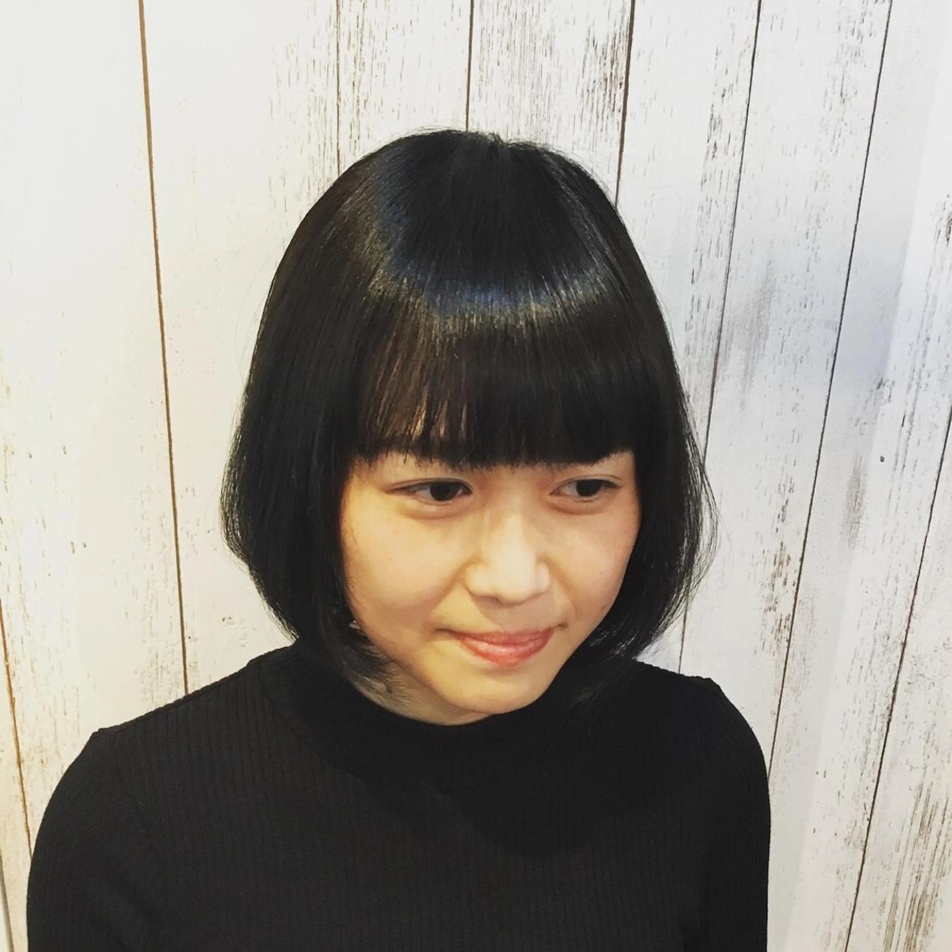 ショート カラー embrace エンブレイスのヘアスタイル