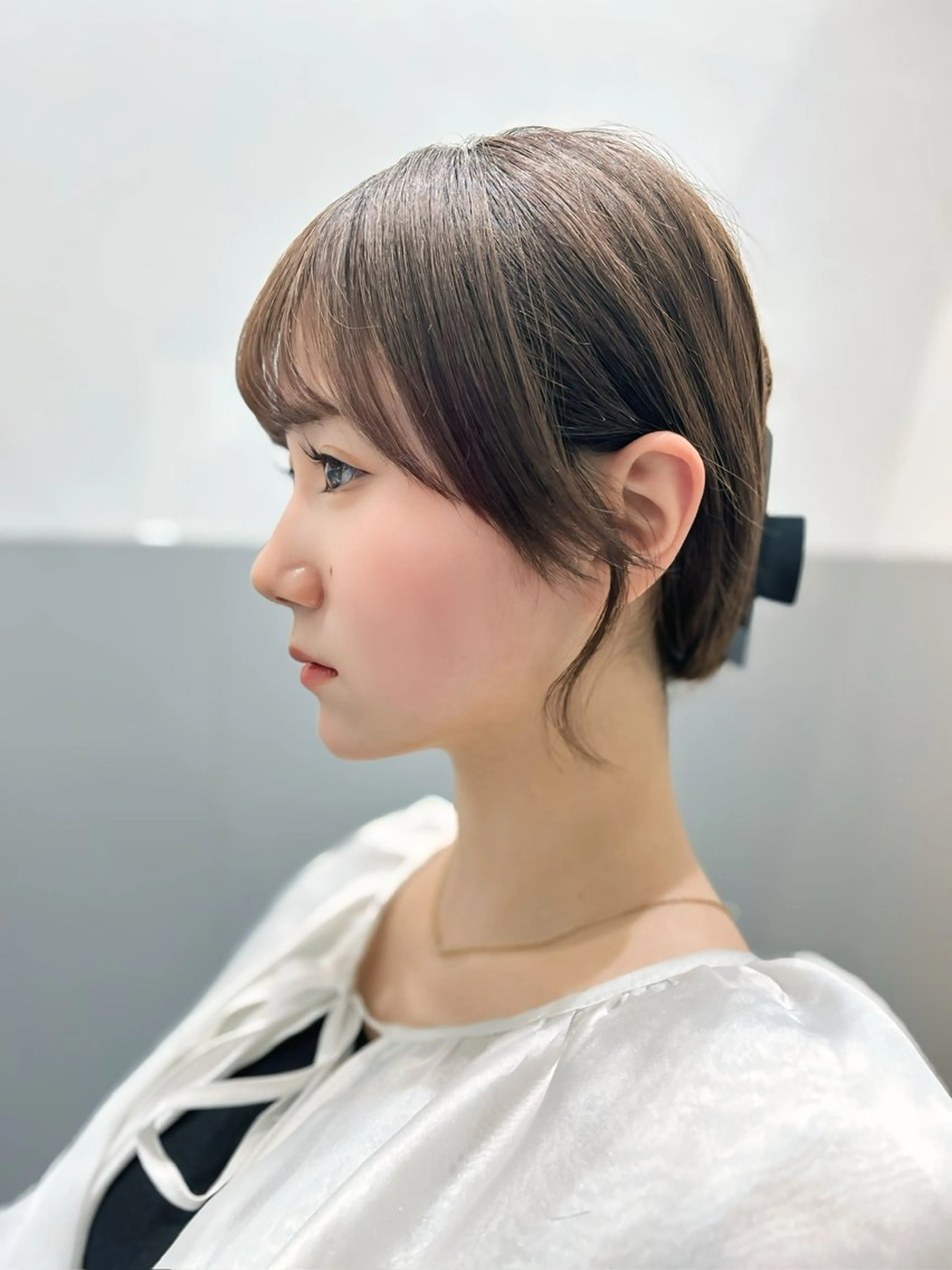 ミディアム カラー 顔まわりレイヤー 顔周りカット レイヤーカット サイドバング 小顔カット カット ヘアカラー トリートメント 顔周りカット× 髪質改善【リョウ】のヘアスタイル