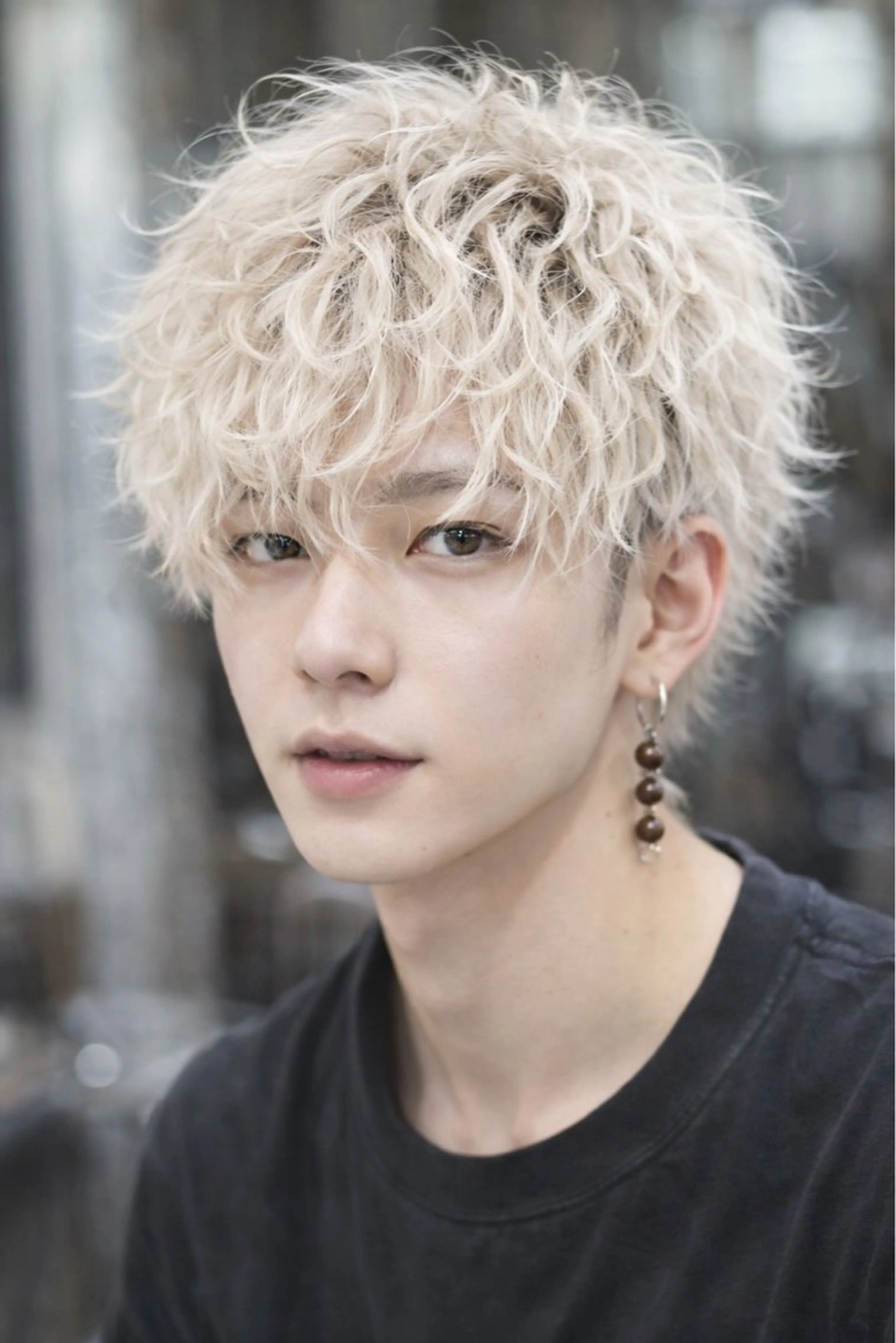 ミディアム カラー パーマ ヘアアレンジ メンズ ミディアムパーマ メンズブリーチ メンズパーマ ブリーチ ブロンド カット パーマ メンズNo.1美容師 Coshoのヘアスタイル