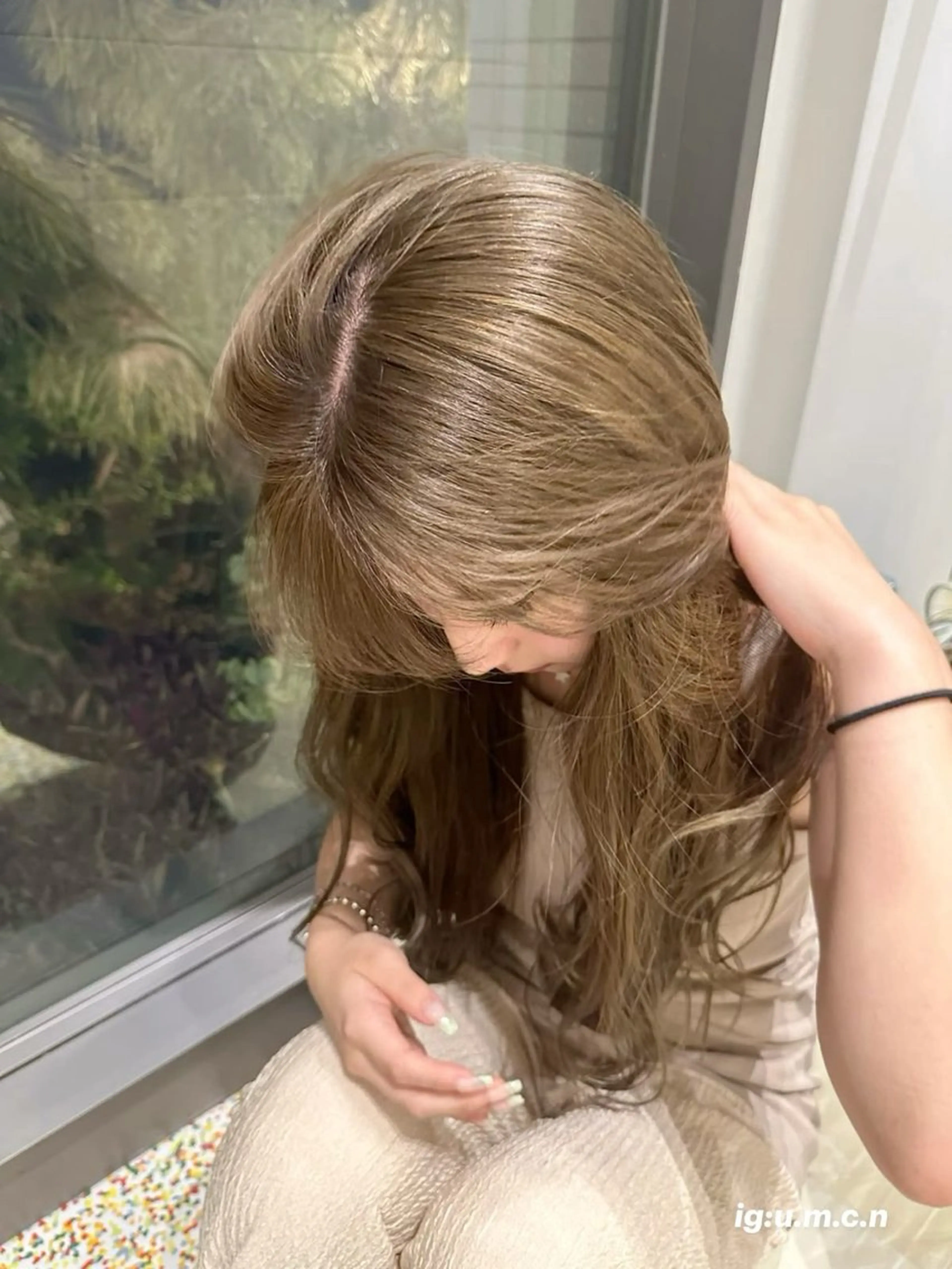 ロング カラー ベージュカラー 透明感カラー ロング ヘアカラー ユナ/ダブルカラー ベージュ ボブカットのヘアスタイル