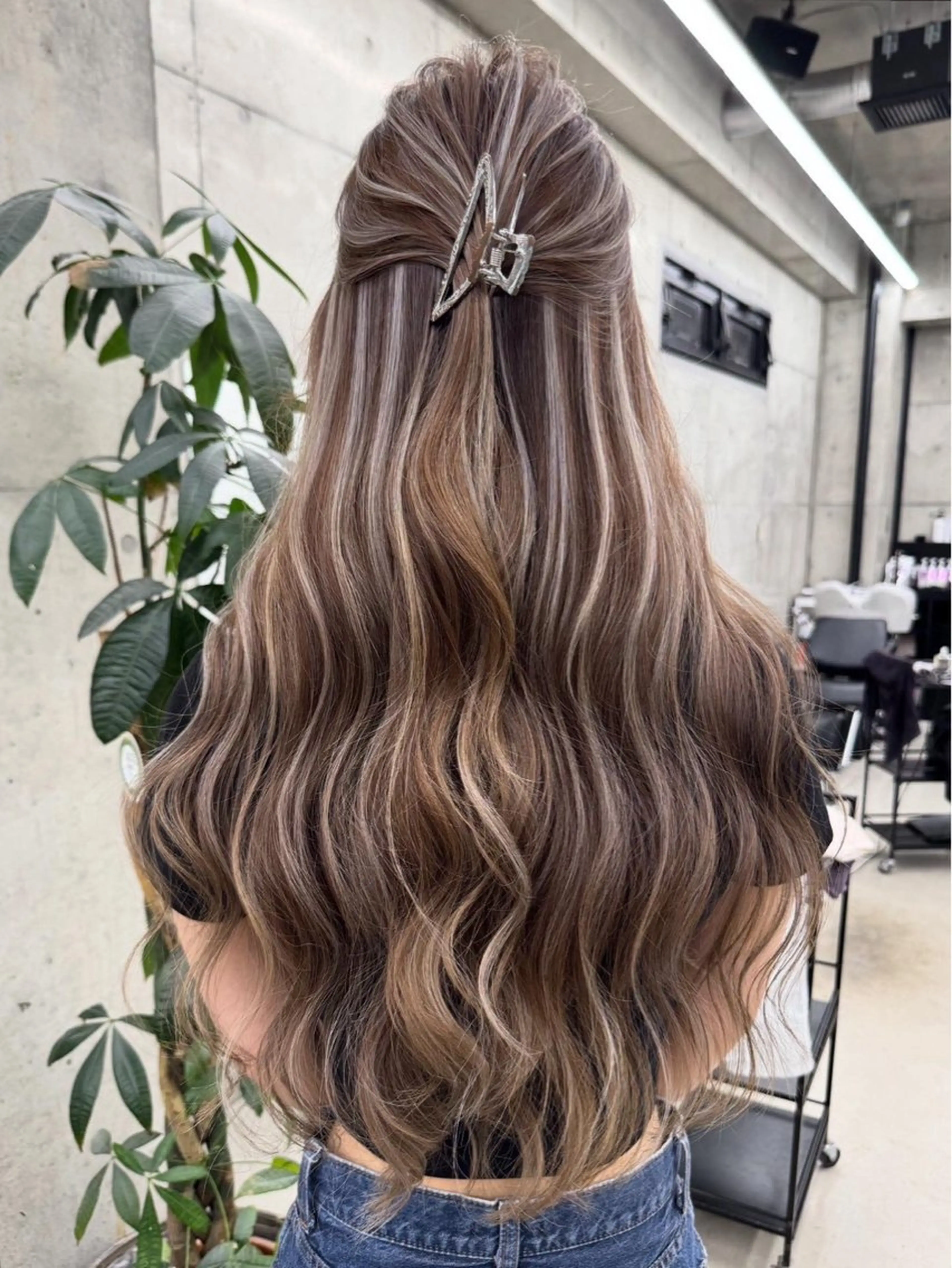 カラー 伊藤 七奈のヘアスタイル