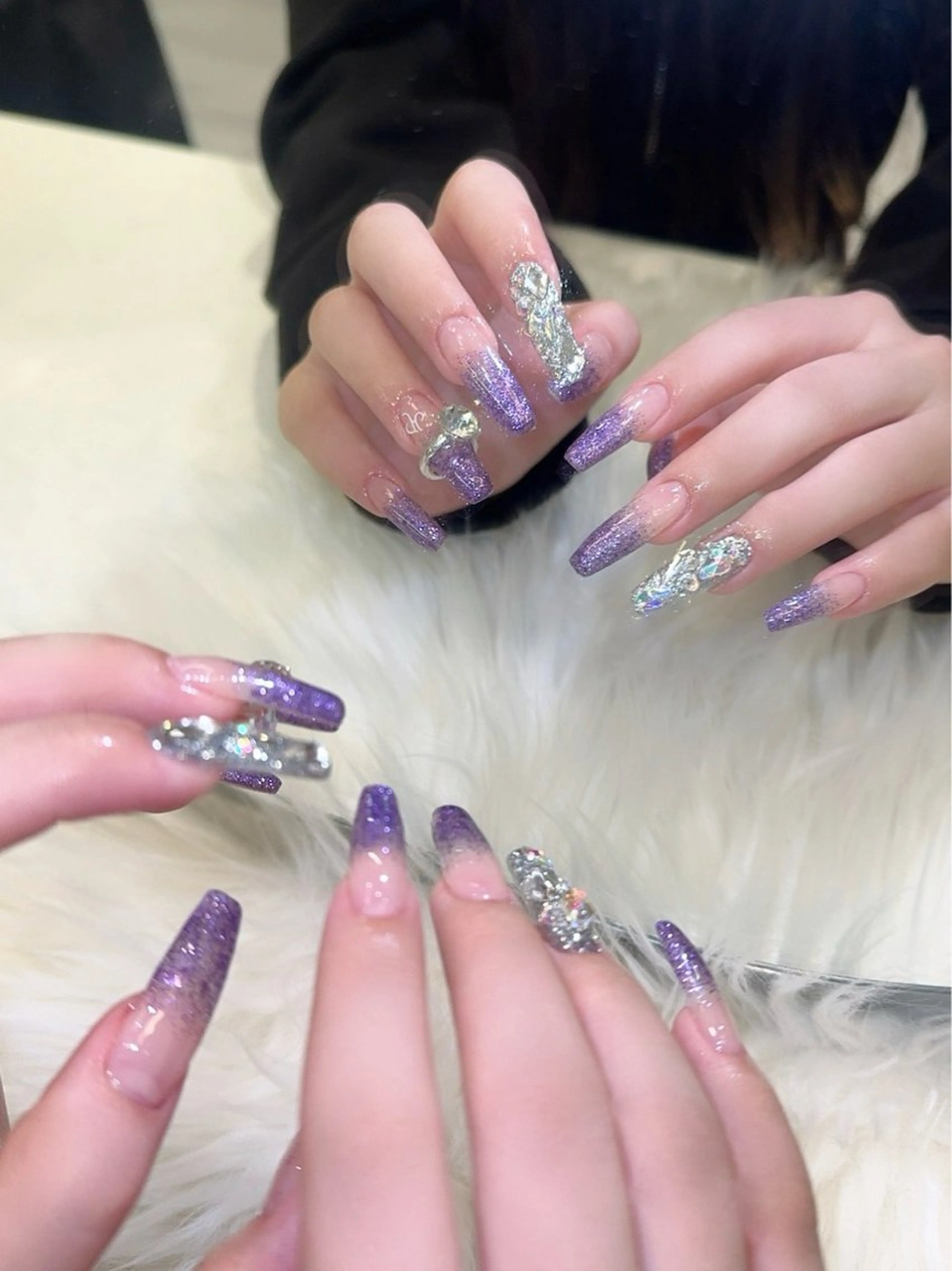 ネイル キラキラネイル ラメ(グリッター) ラメグラデーション ハンドネイル よこやま🐩💭 eight nailのネイルデザイン