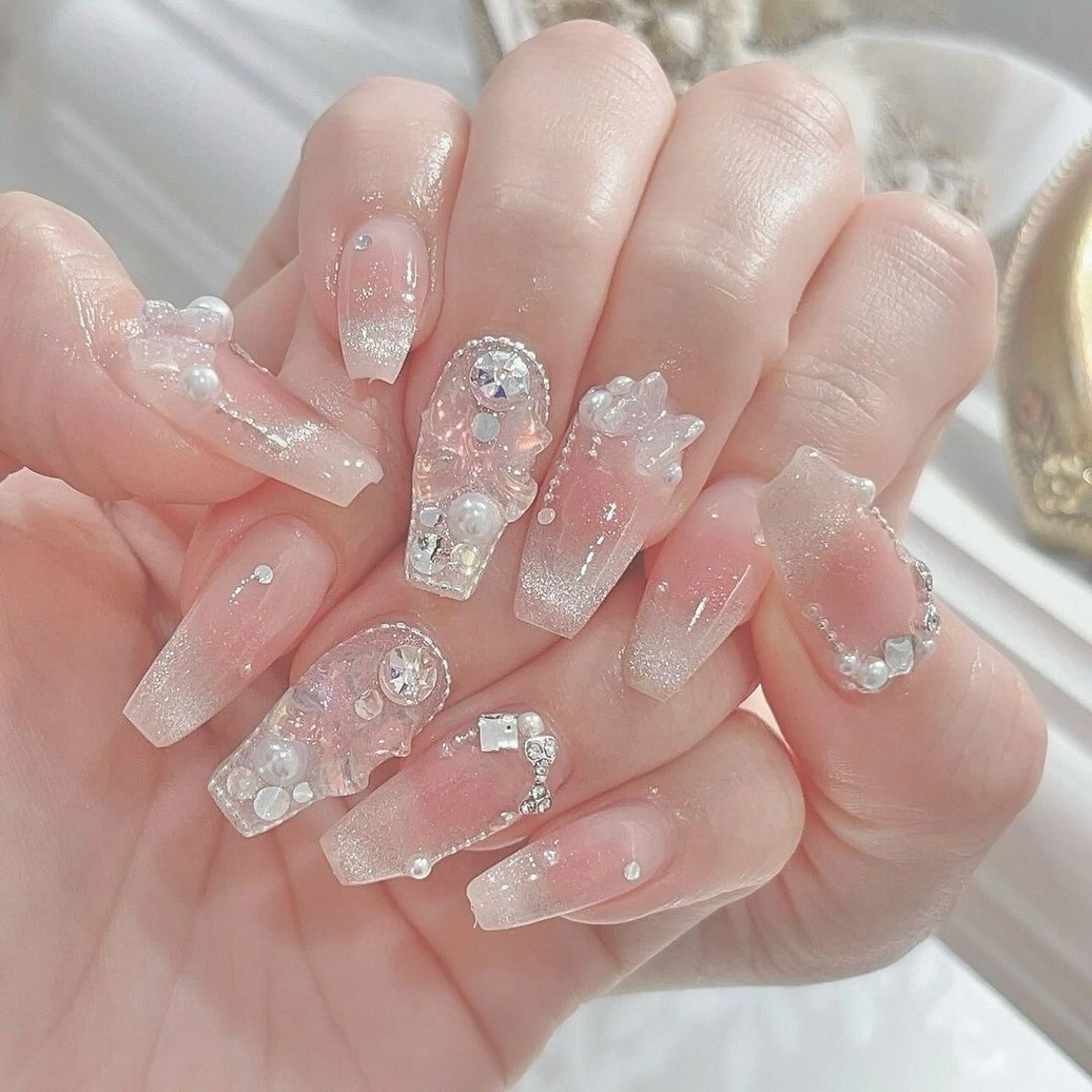 ネイル マグネットネイル ピンク ネイルチップ 冬ネイル Lee Nailsのネイルデザイン