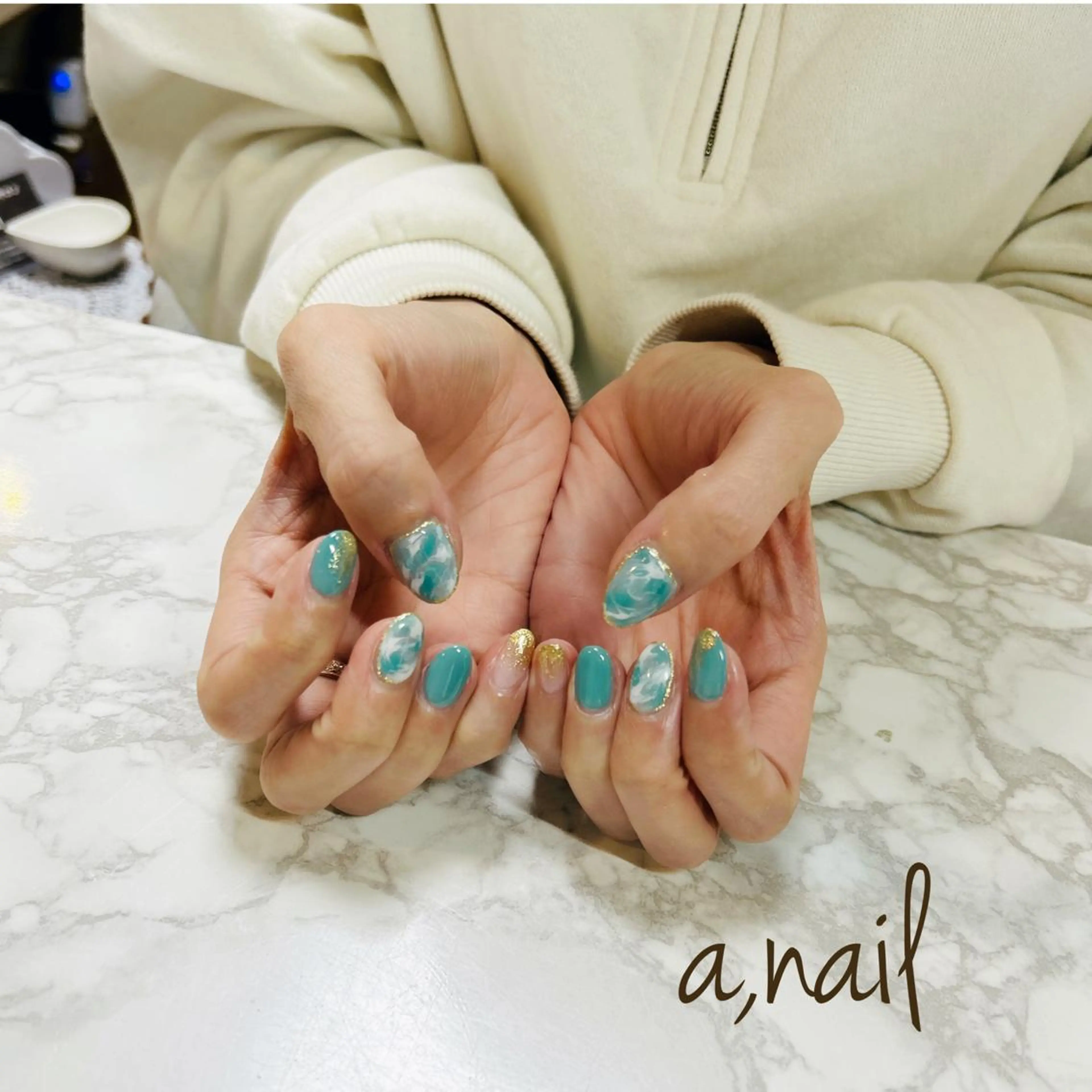 ネイル フットネイル ジェルネイル グラデーション ラメ(グリッター) ラメグラデーション ハンドネイル ネイルサロン エーネイルのネイルデザイン