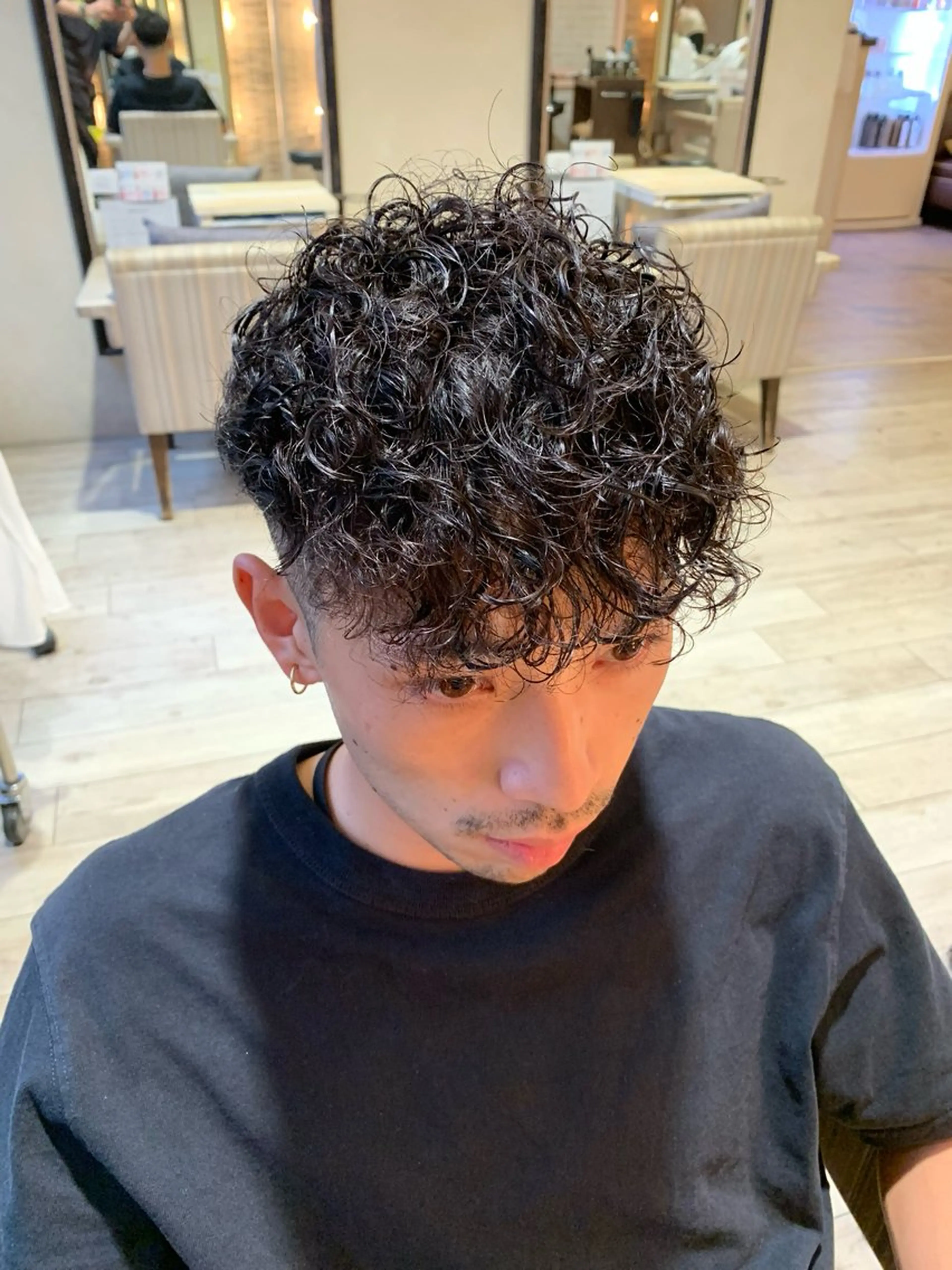 パーマ メンズ メンズブリーチ フェードカット メンズ韓国風 メンズパーマ メンズツイストパーマ 梅田マンツーマン メンズ特化美容師のヘアスタイル