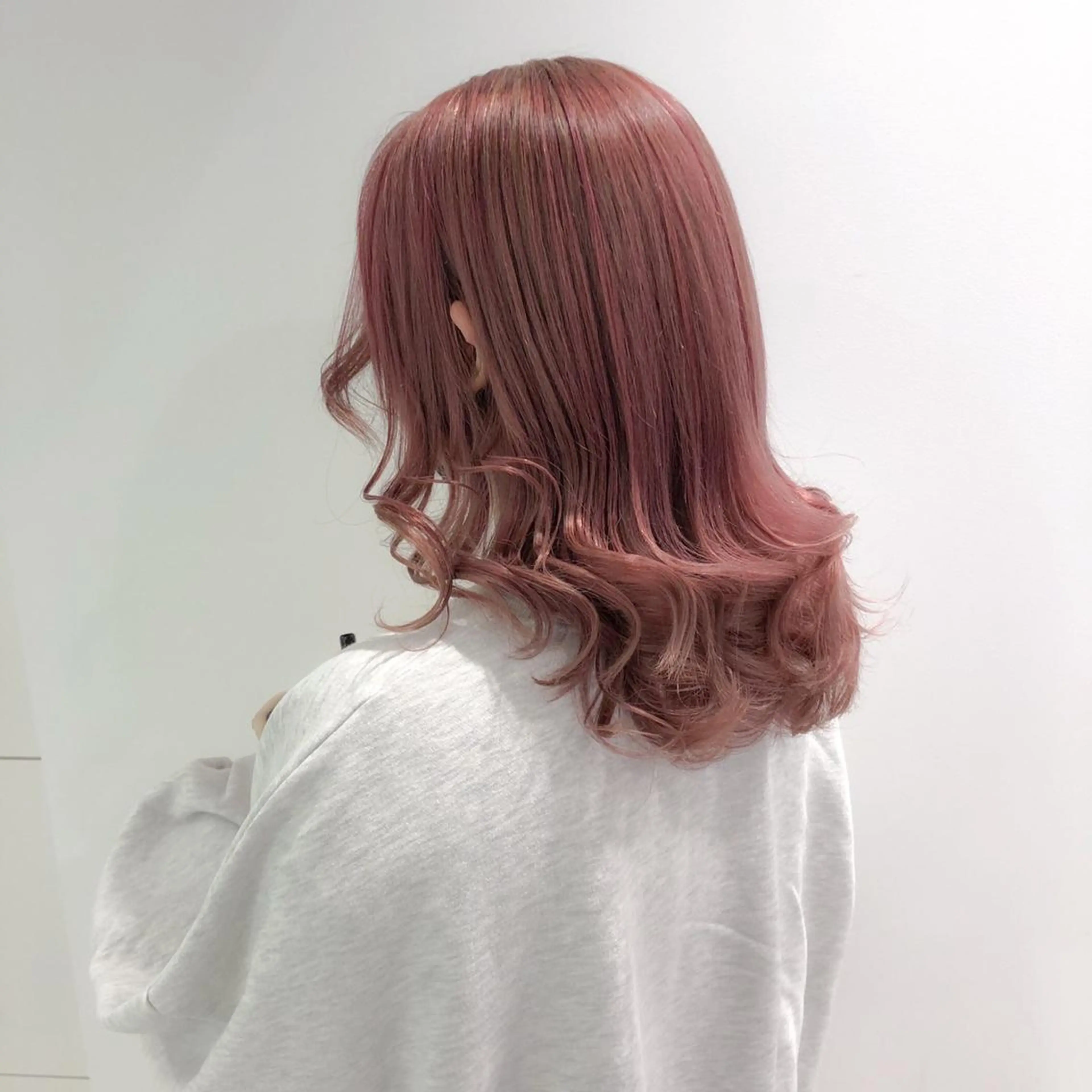 セミロング カラー エフェクトブリーチ 🌟前澤啓太朗のヘアスタイル