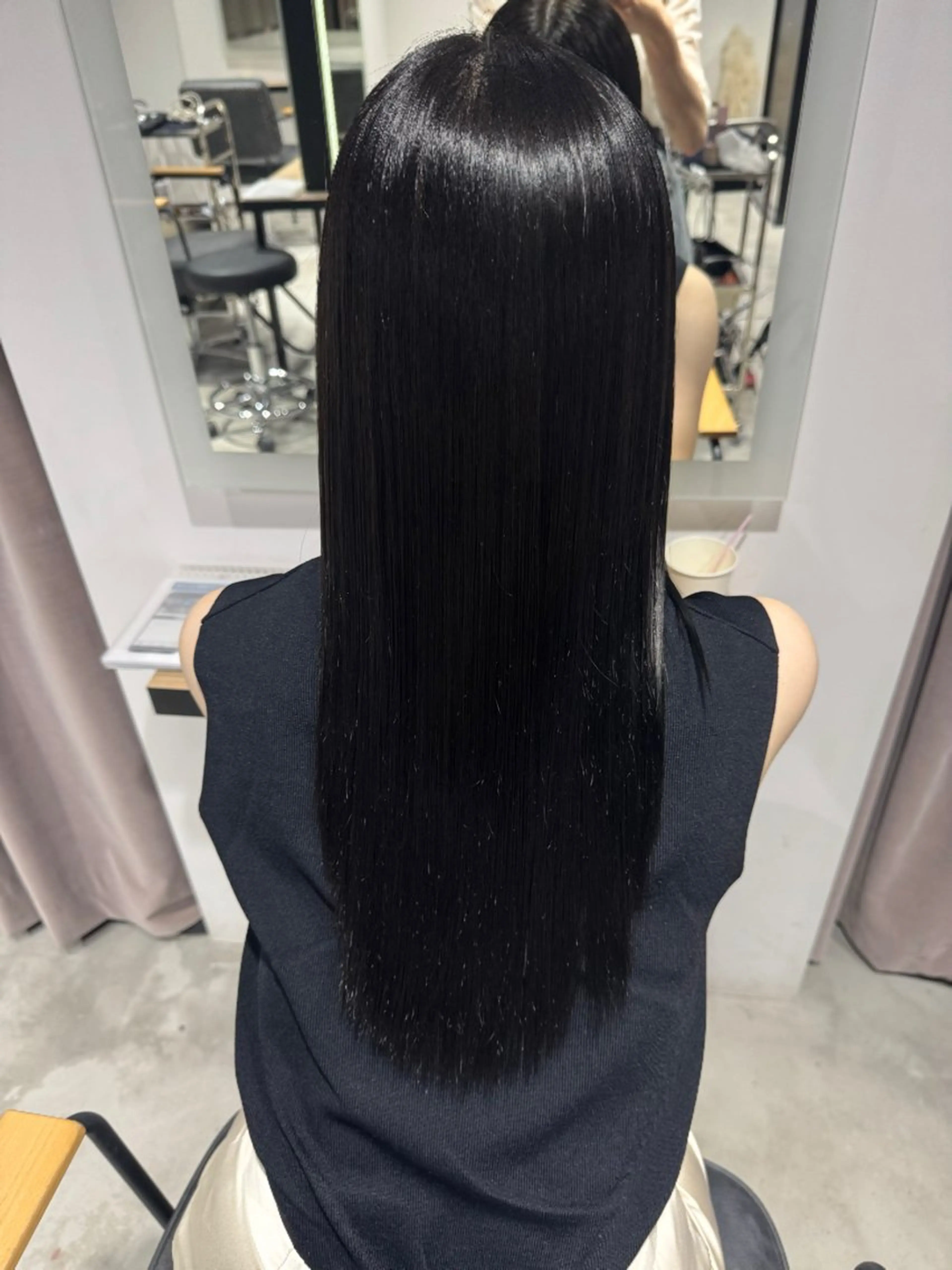 ロング ヘアカラー 透明感カラー 🤍のヘアスタイル