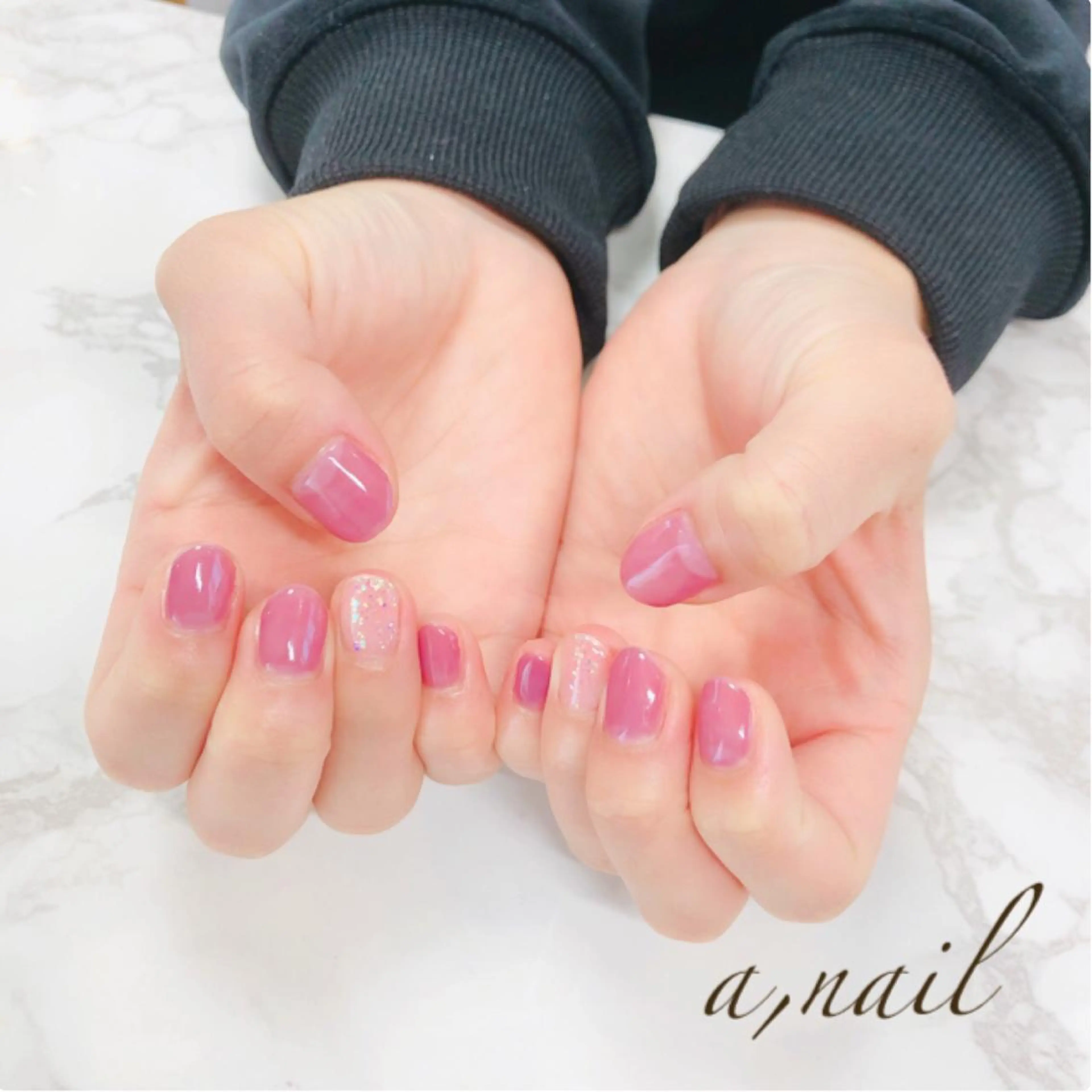 ネイル フットネイル ラメ(グリッター) ニュアンスネイル オフィスネイル ワンカラーネイル ハンドネイル ネイルサロン エーネイルのネイルデザイン