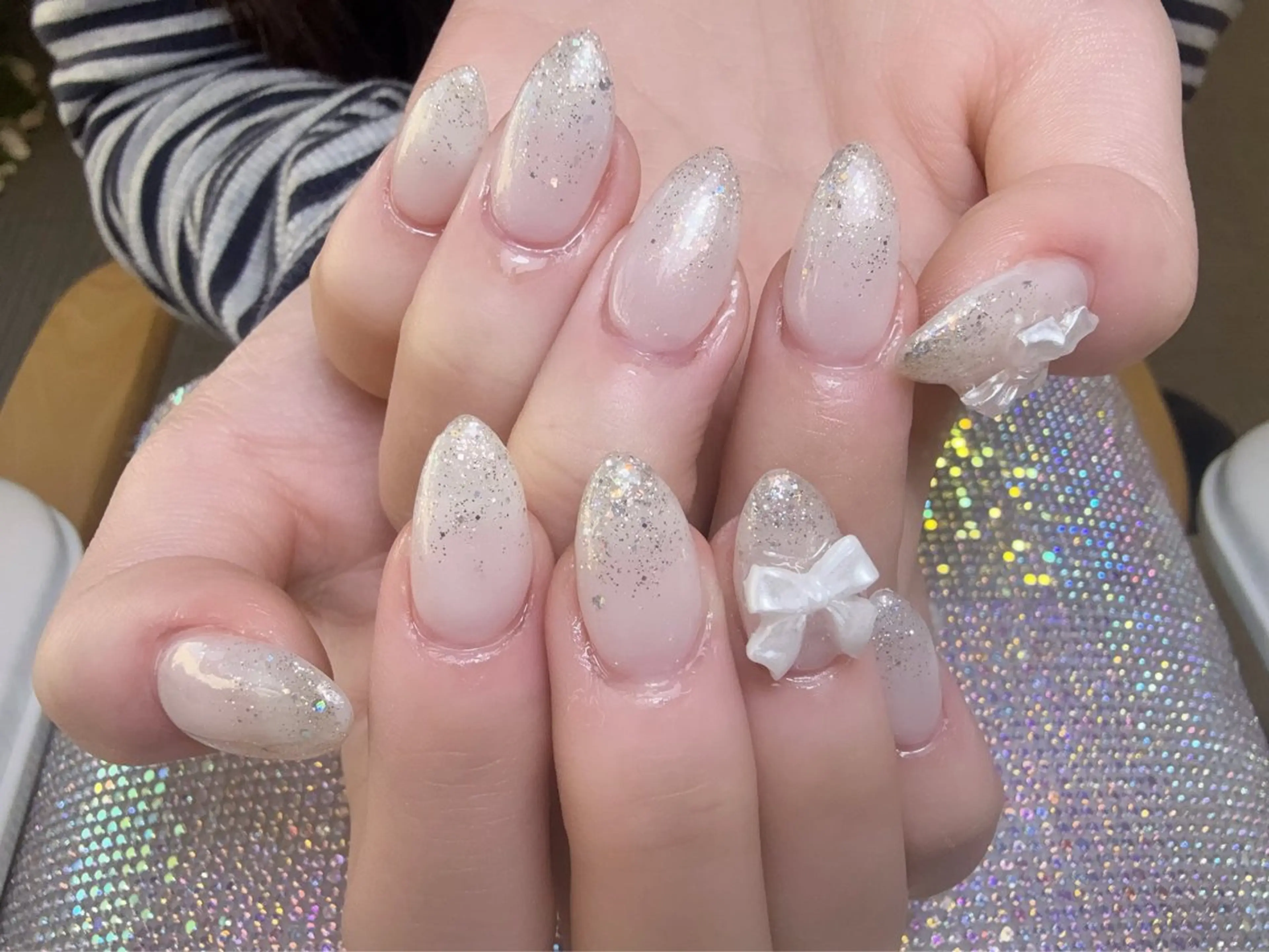 ネイル オーロラネイル 長さ出し フレンチネイル ジェルネイル ガラスフレンチ ハンドネイル Rela・S NAILのネイルデザイン