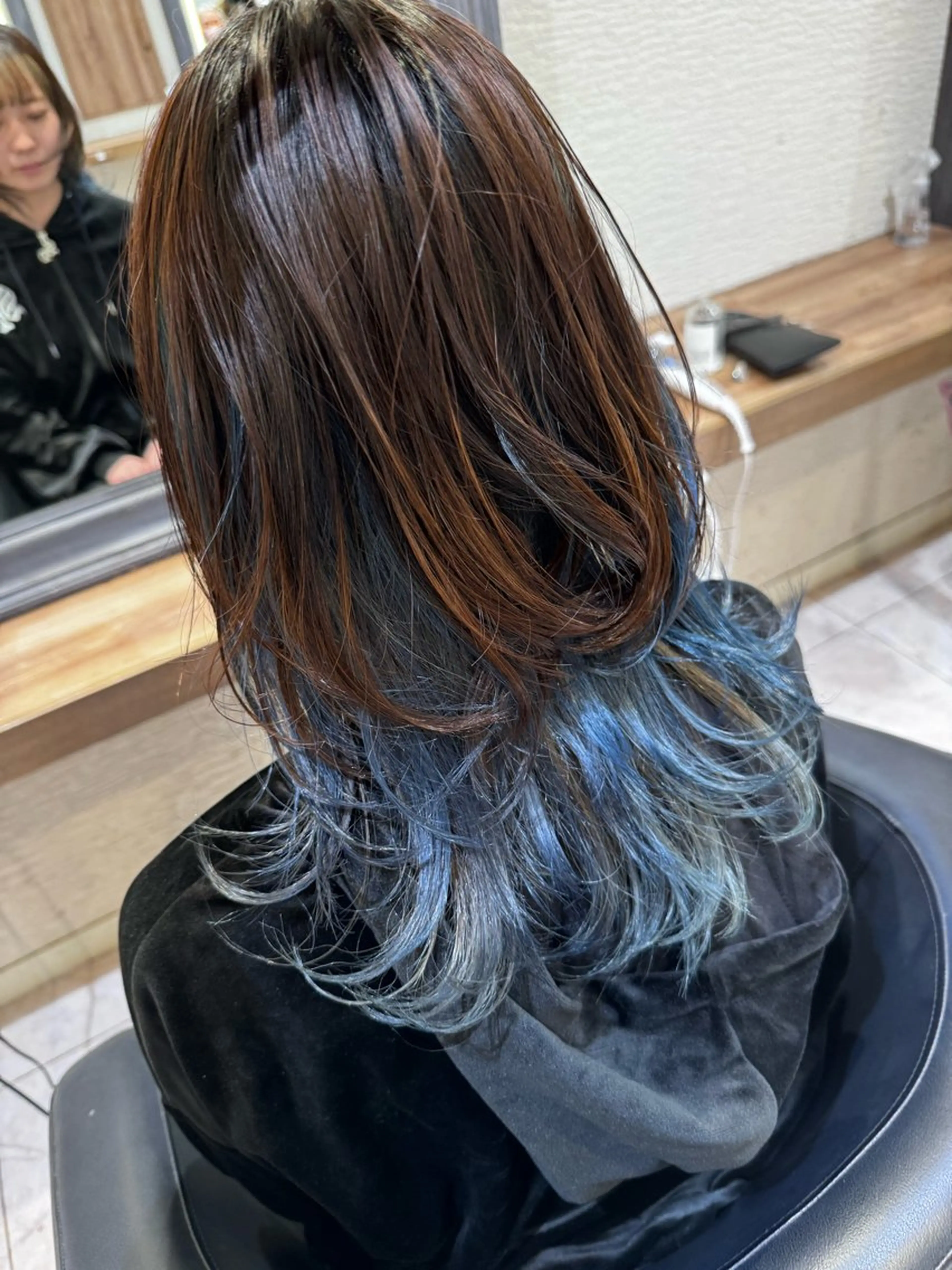 セミロング カット ヘアカラー 🐺ウルフ× ハイトーン🐺MOEのヘアスタイル