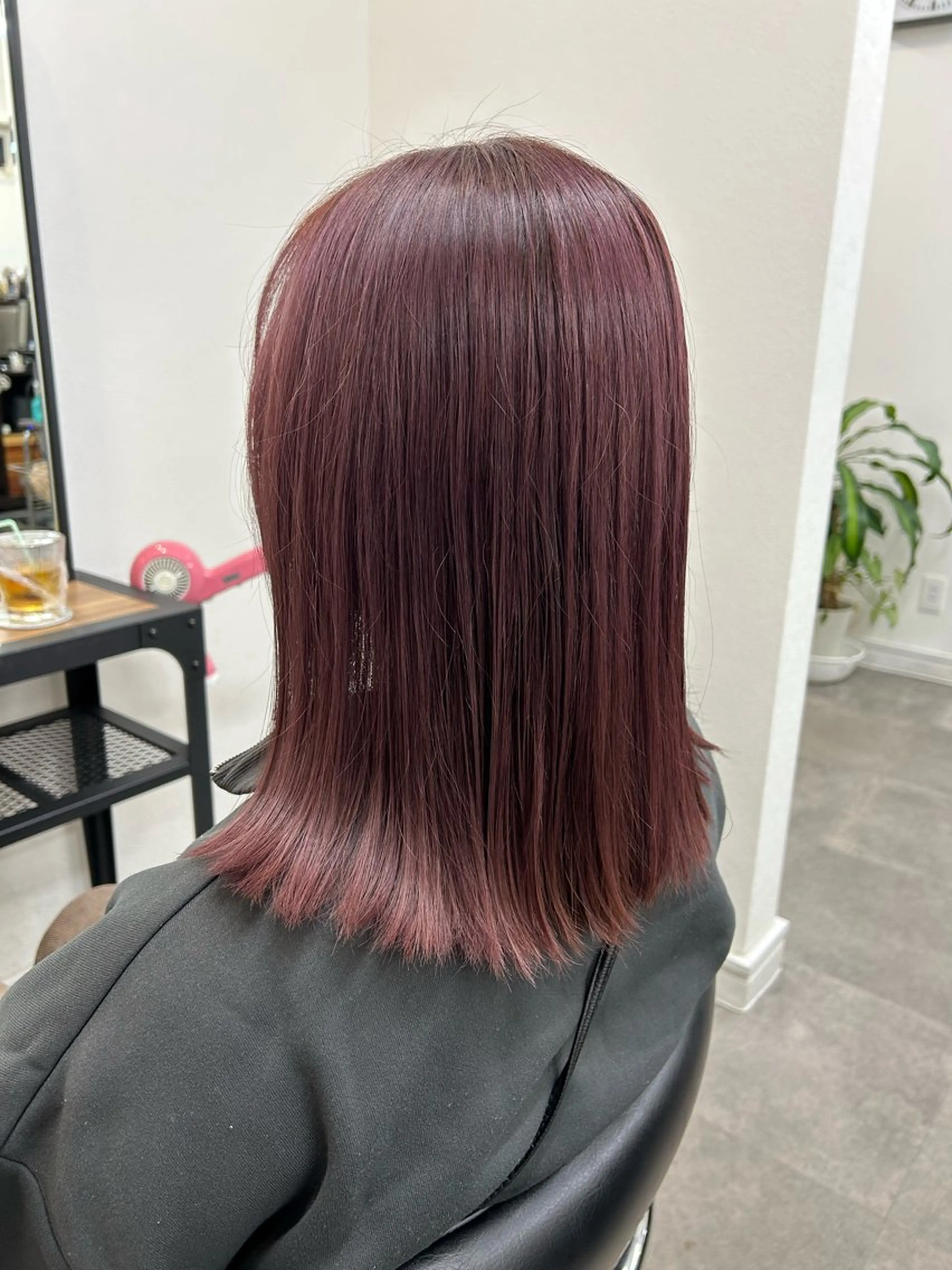 ミディアム カラー ﾖｼﾀﾞ ﾕｶのヘアスタイル