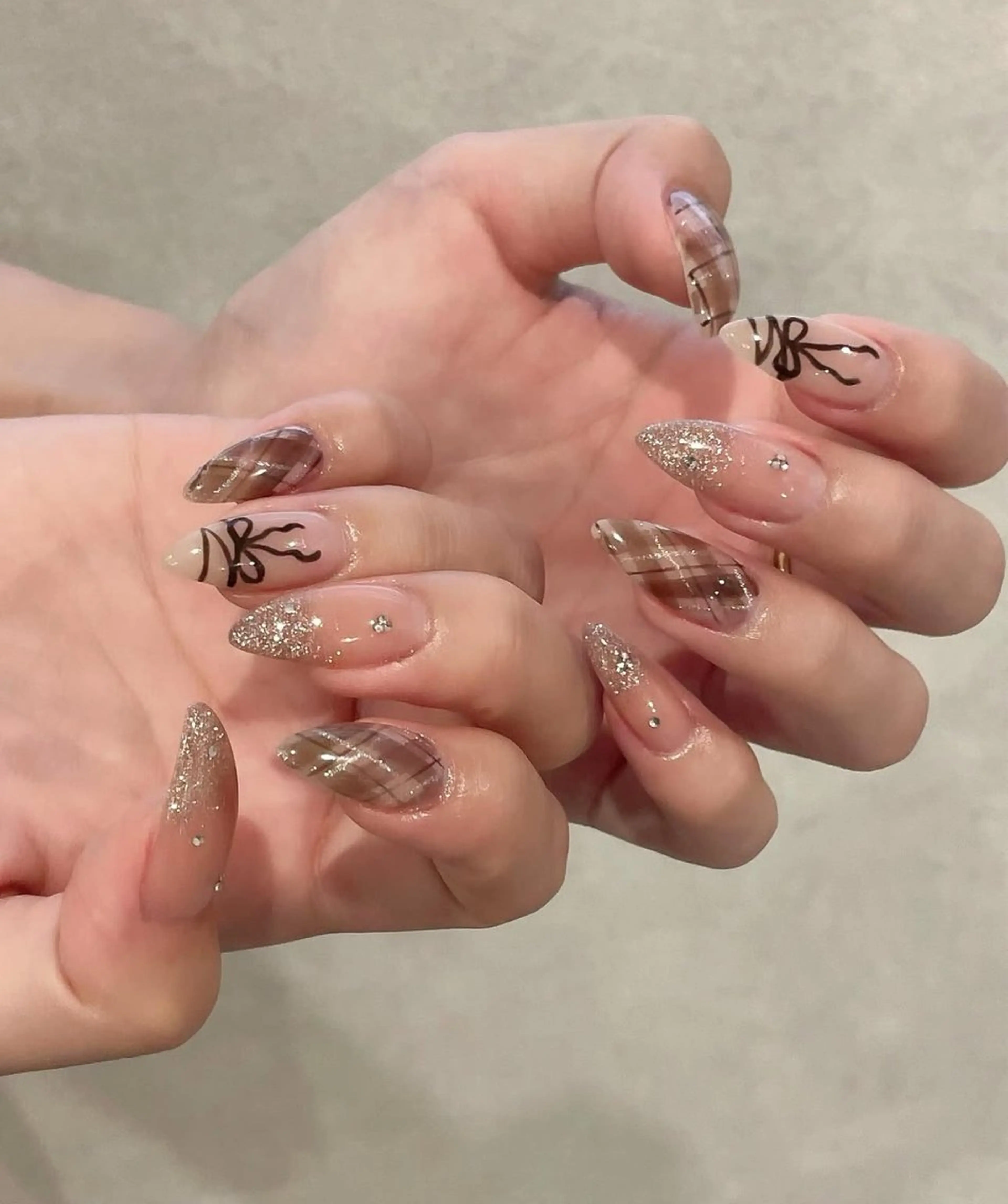 ネイル チークネイル フレンチネイル グラデーション 韓国ネイル マグネットネイル Hana Nailのネイルデザイン