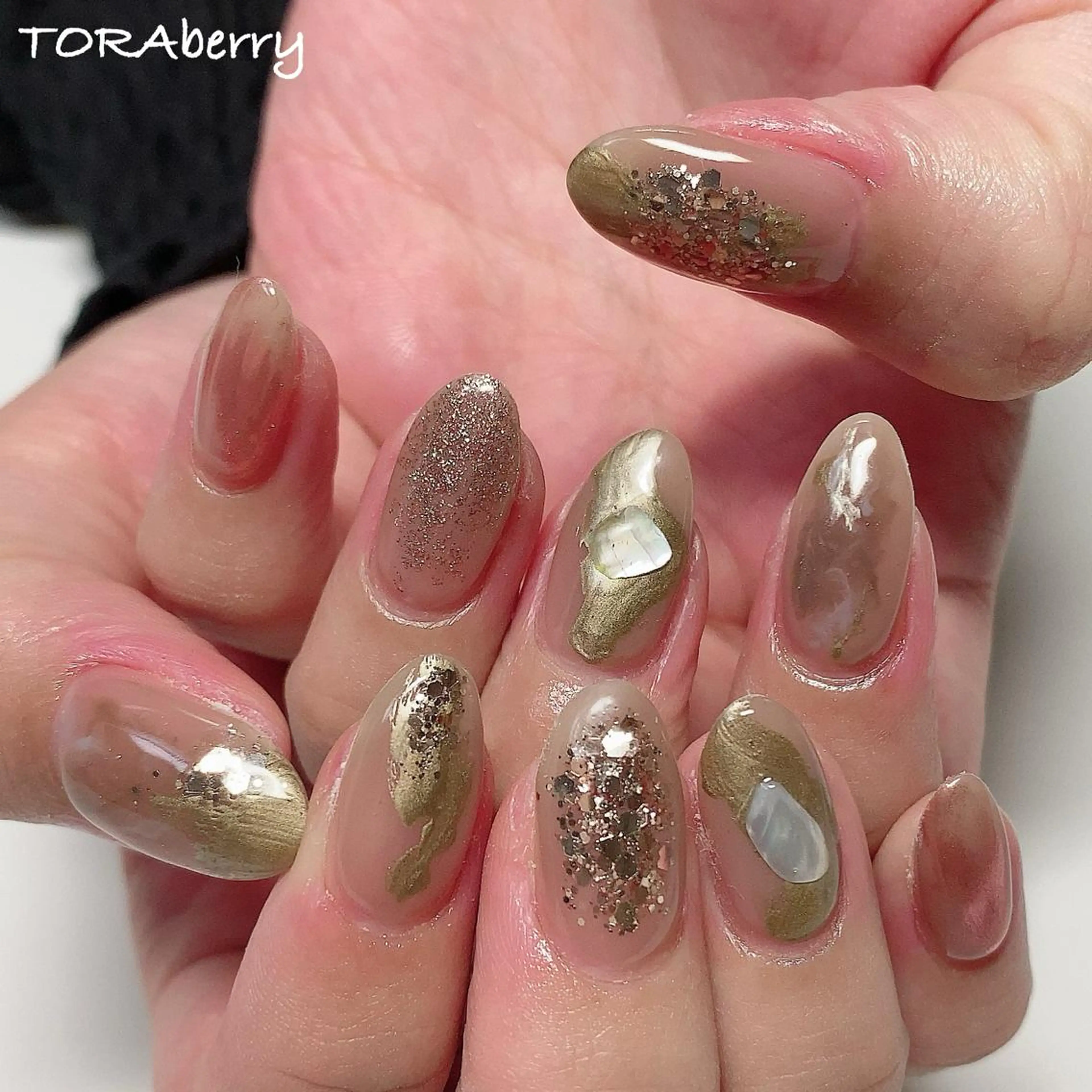 ネイル ゴールド ハンドネイル ネイリスト なつみのネイルデザイン