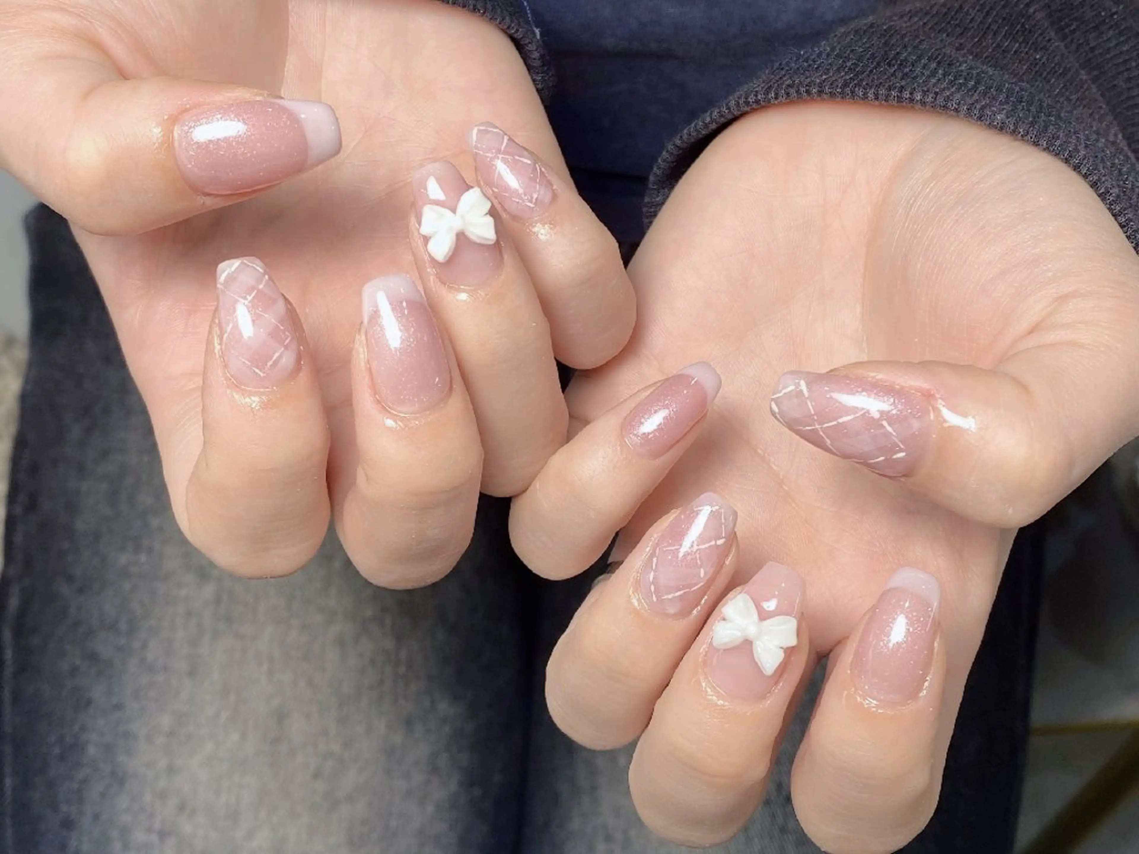ネイル チークネイル フレンチネイル ジェルネイル ガラスフレンチ キラキラネイル ハンドネイル UM Nail Salonのネイルデザイン