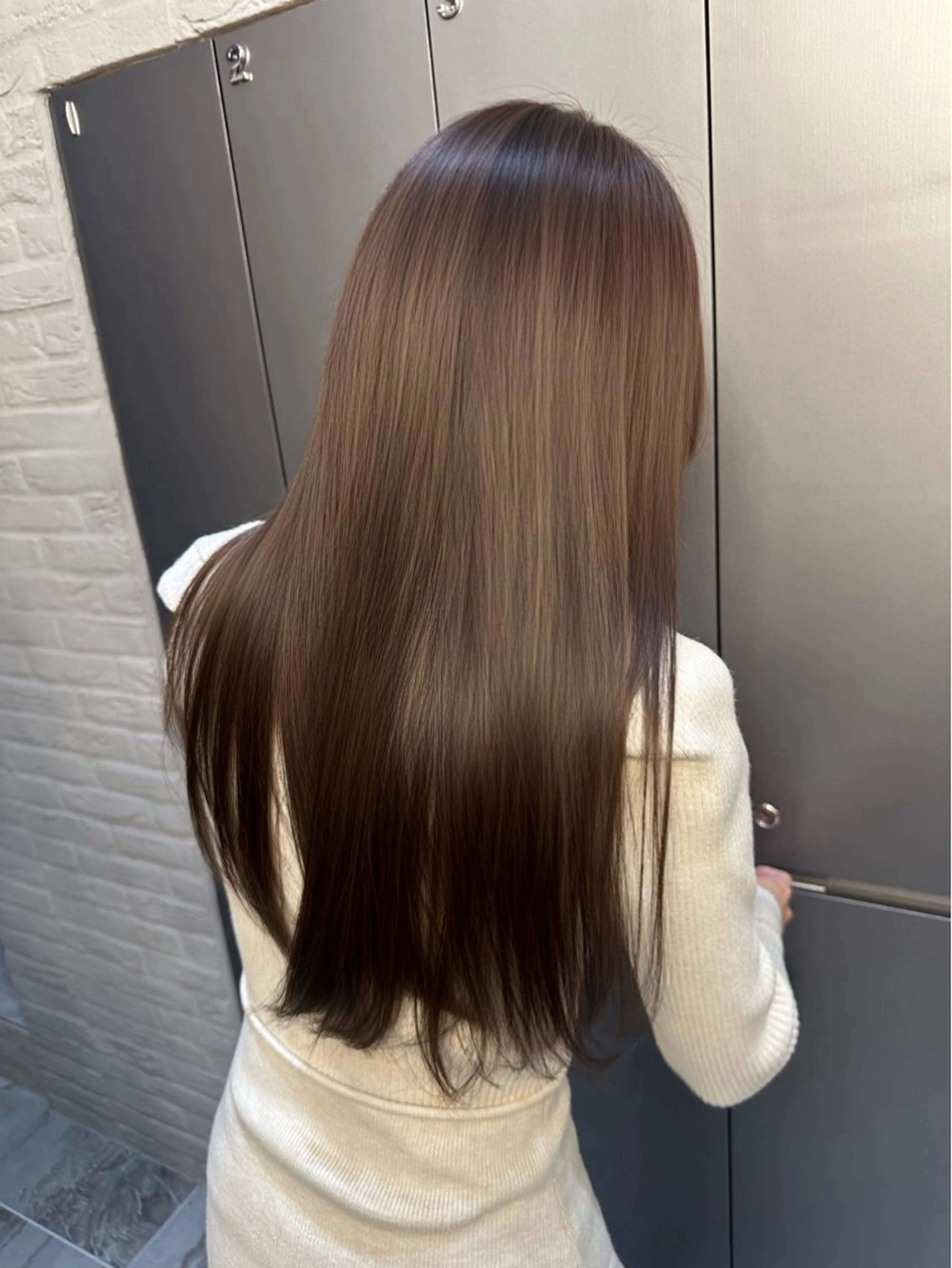 カット+ケアカラー＋髪質改善ULTOWA+メテオトリートメント＋マイクロバブルの写真