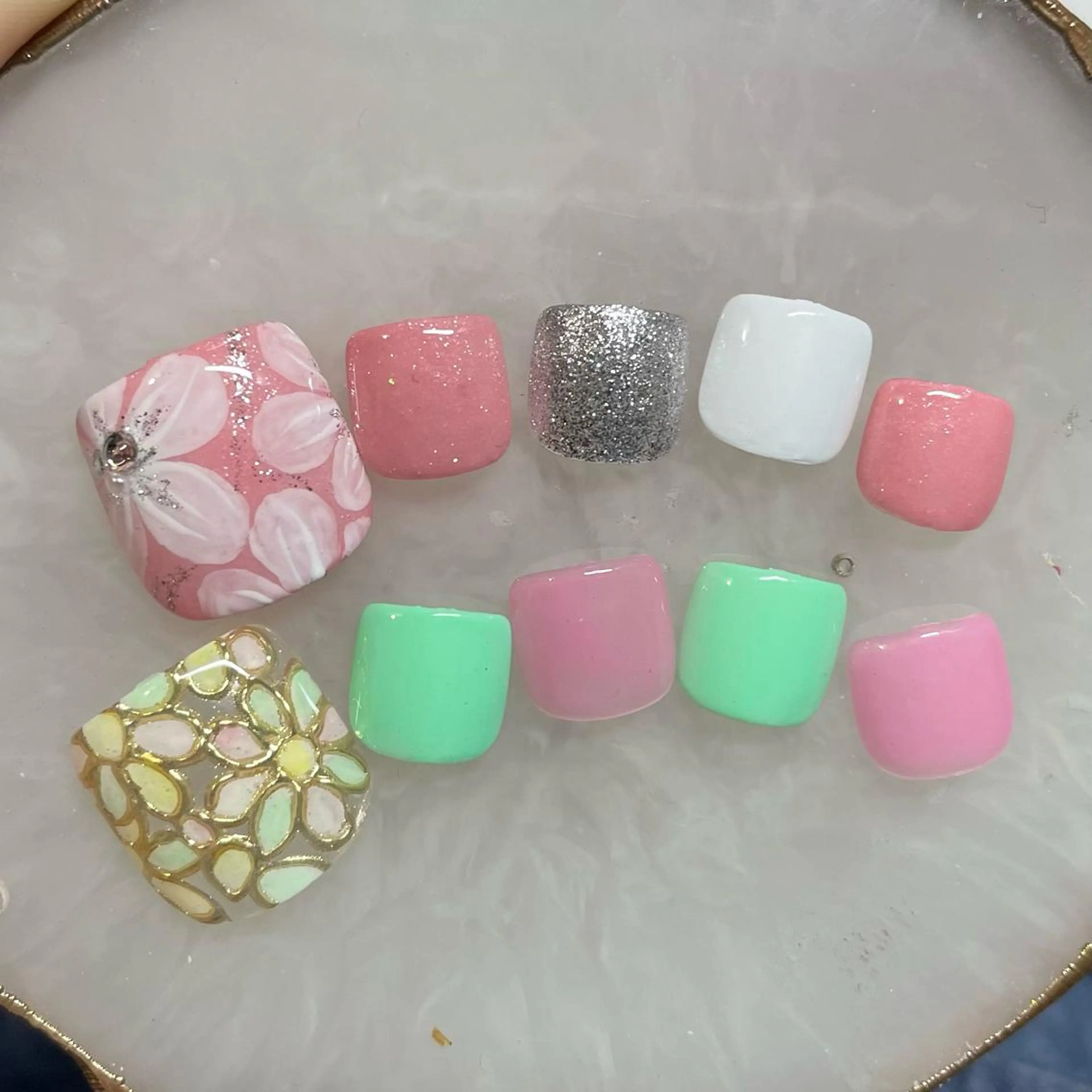 ネイル フットネイル Sunny.Roa nail💅のネイルデザイン