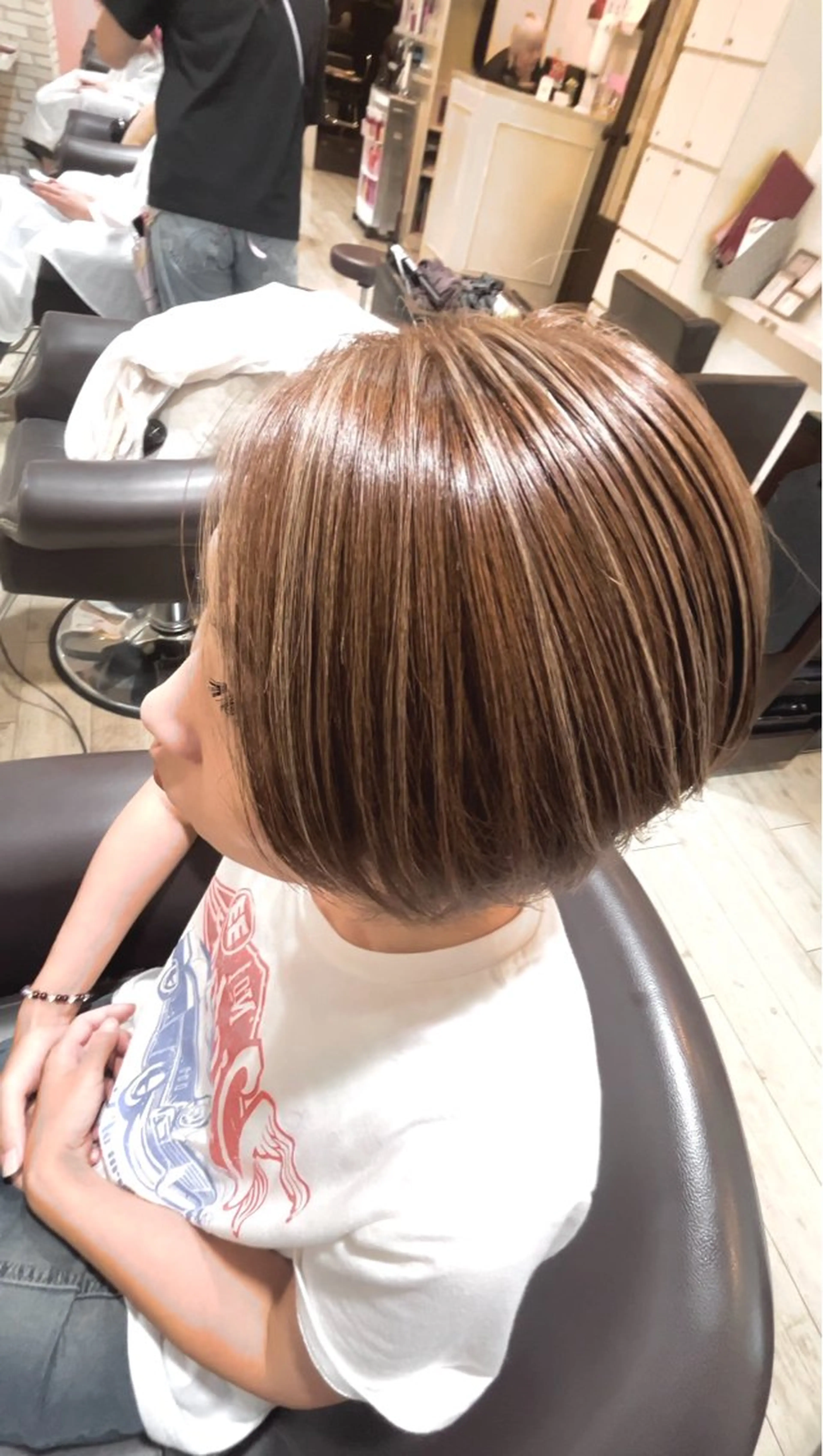 カット➕ 🎨ケアブリーチハイライト➕3stepTR[ハイライトカラー 白髪ぼかしハイライト コントラストハイライト]の写真