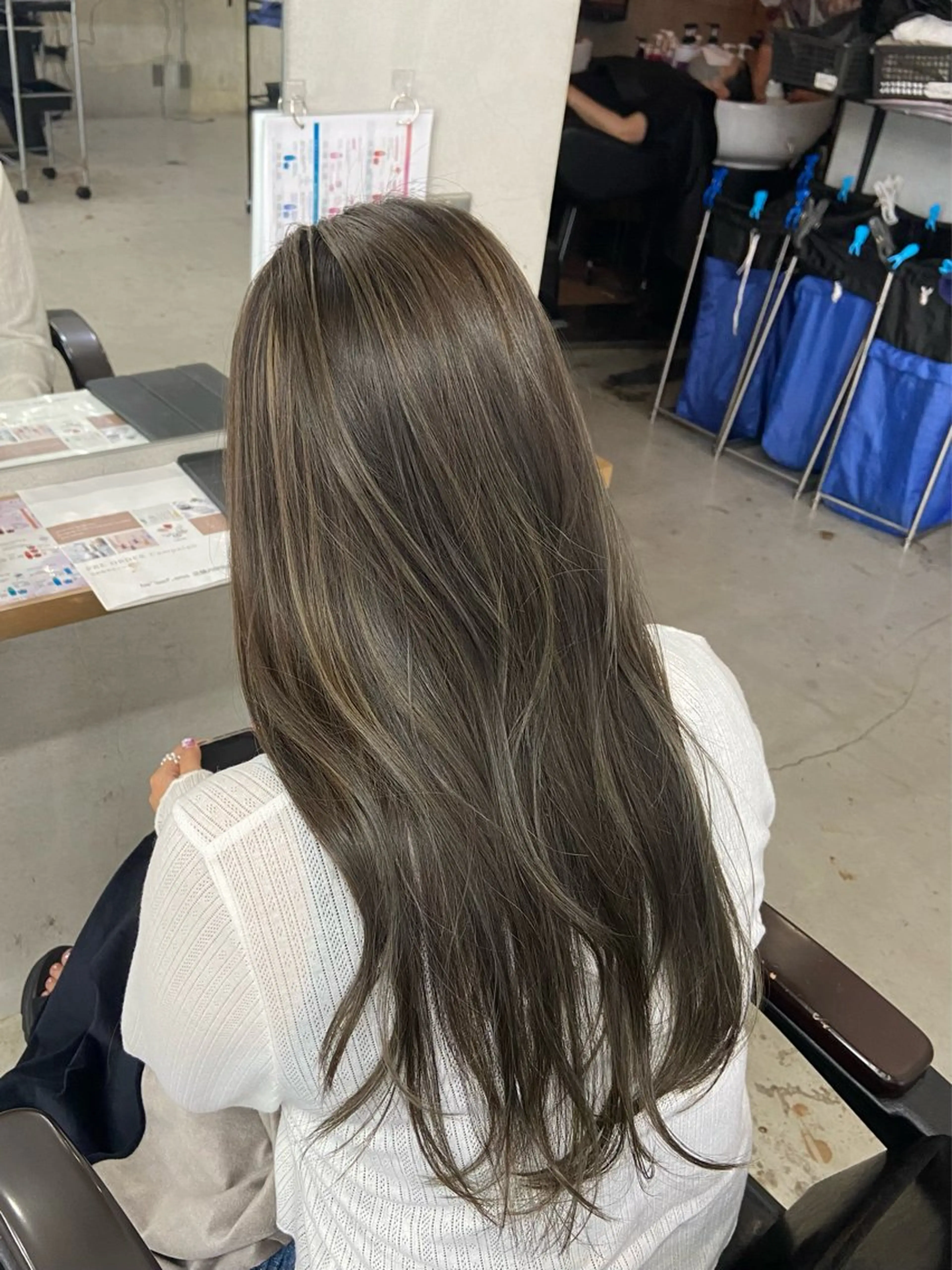 ロング カラー ヘアカラー 安住 日花のヘアスタイル