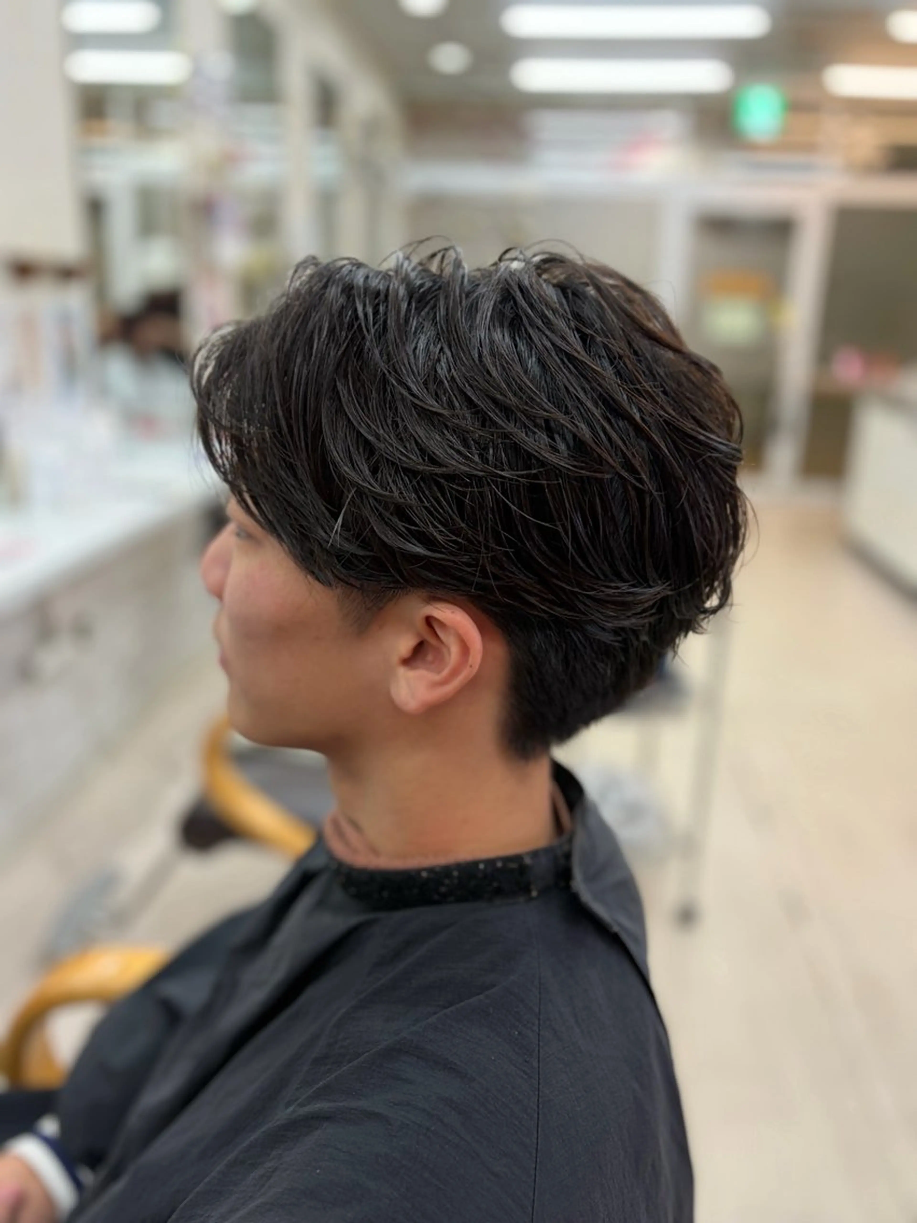 パーマ メンズ フェザーパーマ メンズパーマ 艶カラー🫧/シール エクステRYOKAのヘアスタイル