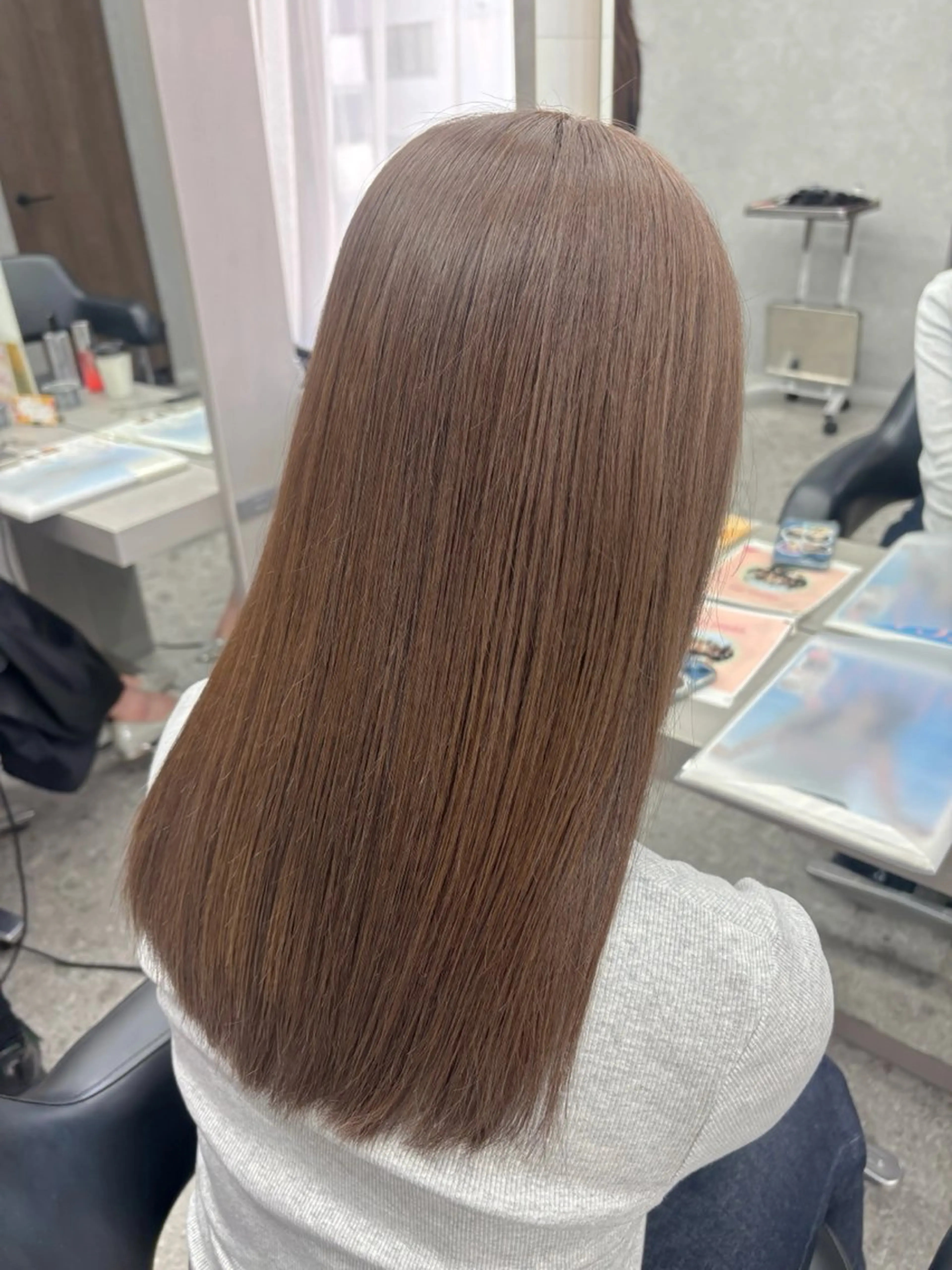 ロング カラー ベージュカラー 透明感カラー ヘーゼル トリートメント ヘアカラー トリートメント 藤野 結衣のヘアスタイル