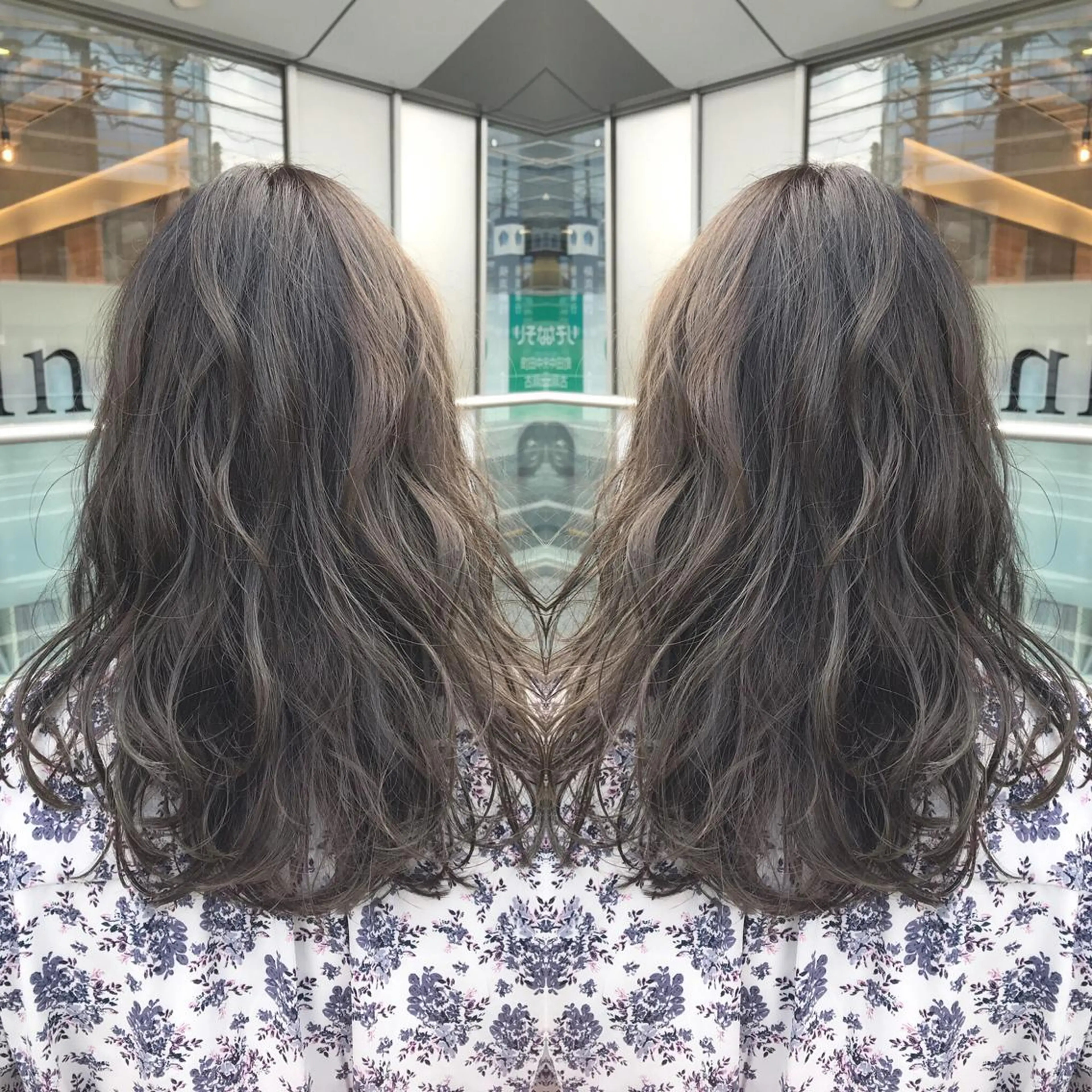 セミロング カラー ハイライトカラー イルミナカラー ハイライト 青木 茂樹⭐️ 透明感カラーのヘアスタイル