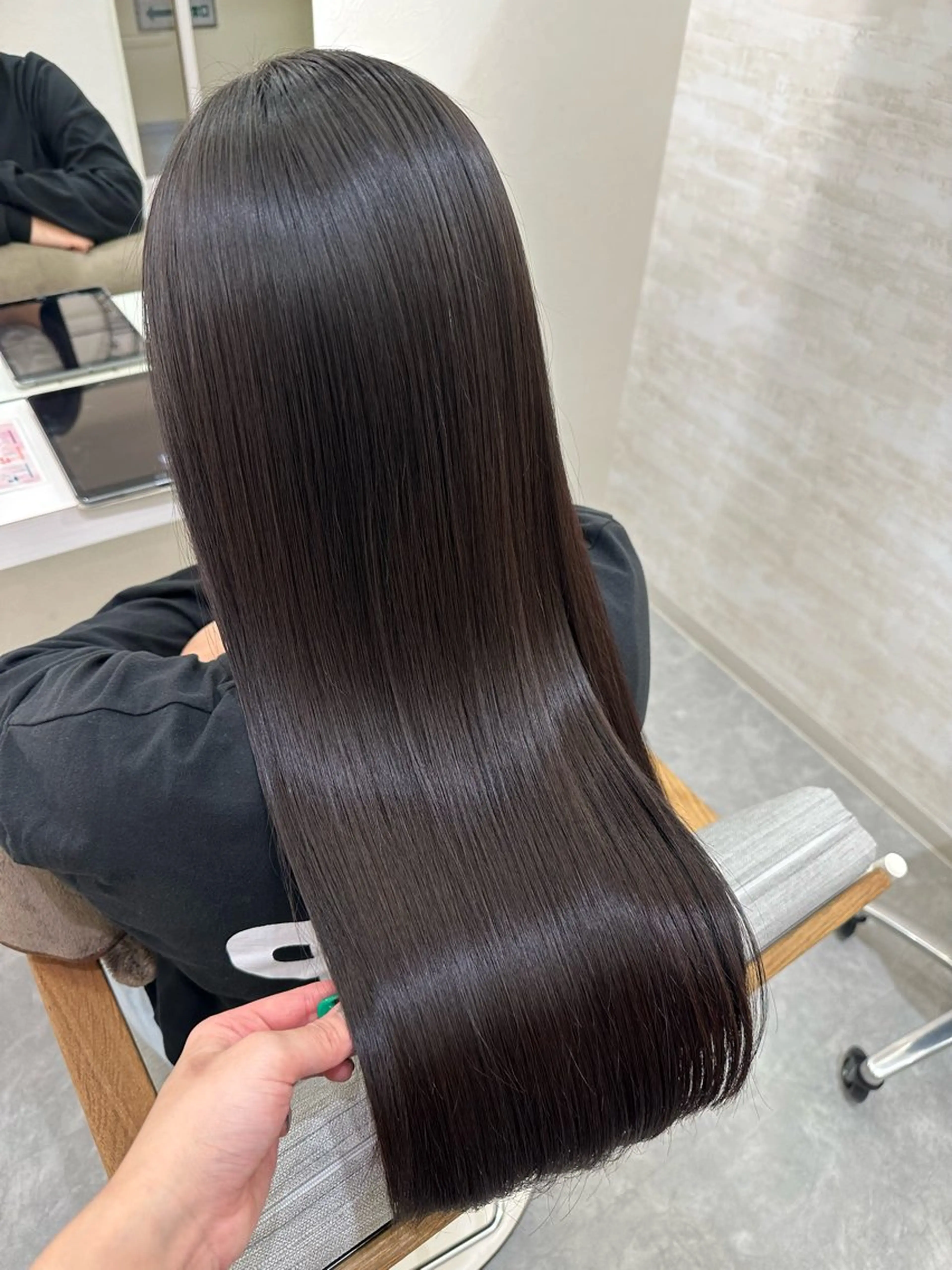 ロング カット 縮毛矯正 トリートメント 髪質改善&ヘアケア 永山若奈のヘアスタイル