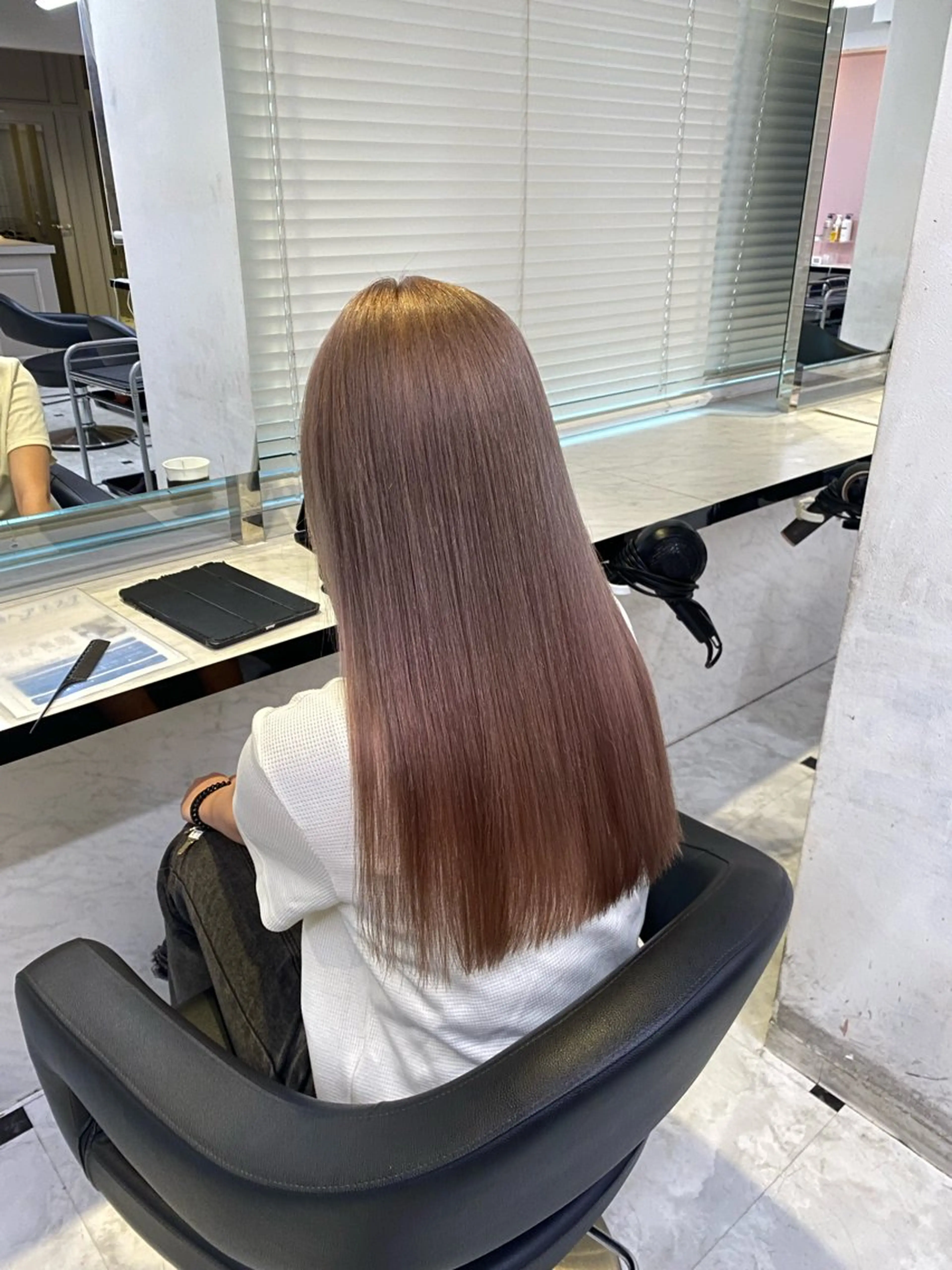 ロング カラー 透明感ベージュカラー 🪞上野🪞AIのヘアスタイル