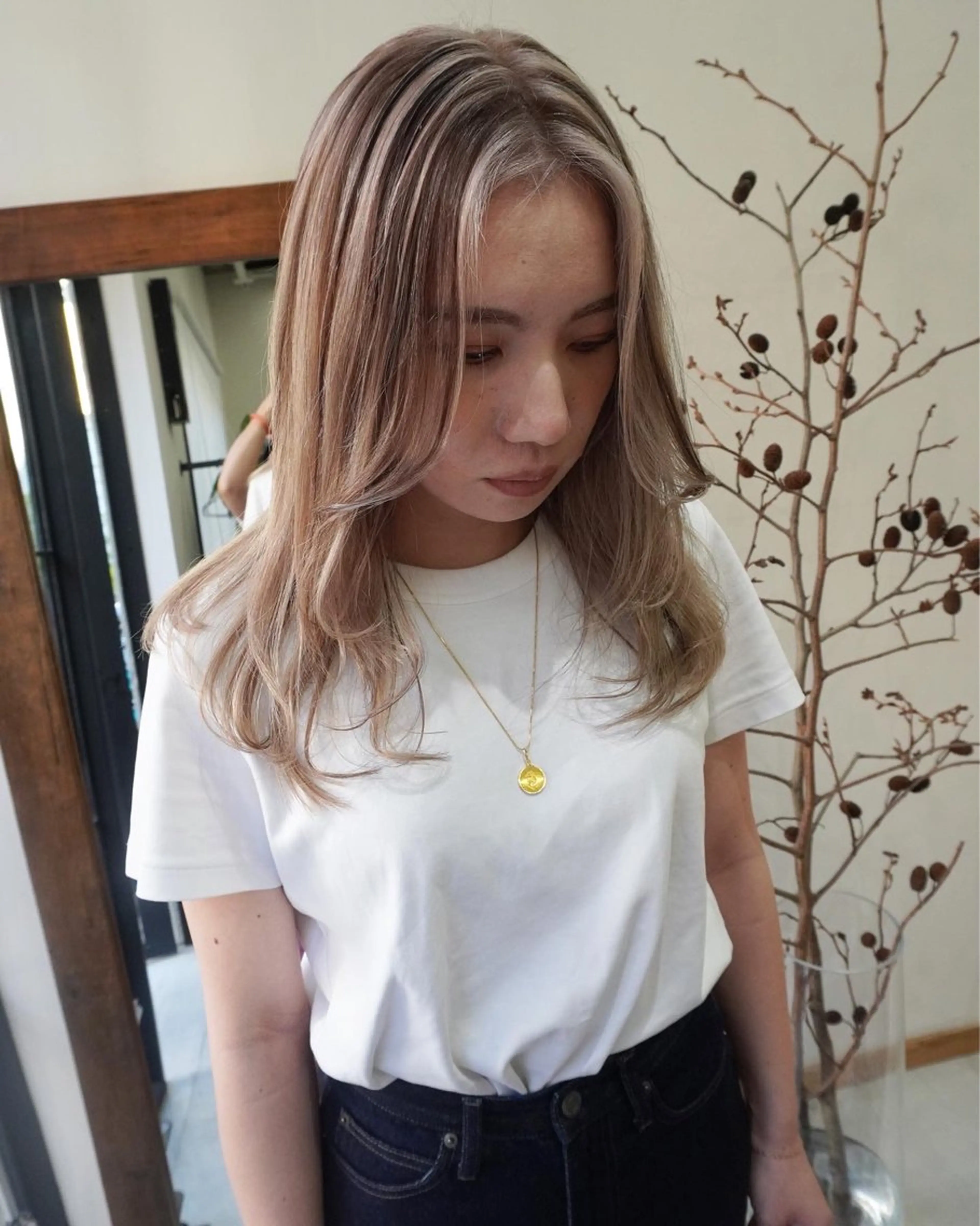 セミロング カラー パーマ ヘアアレンジ 髪と音処　マトぺ所属・デザインカラー/ボブ ブリーチカラー/ユリのヘアスタイル