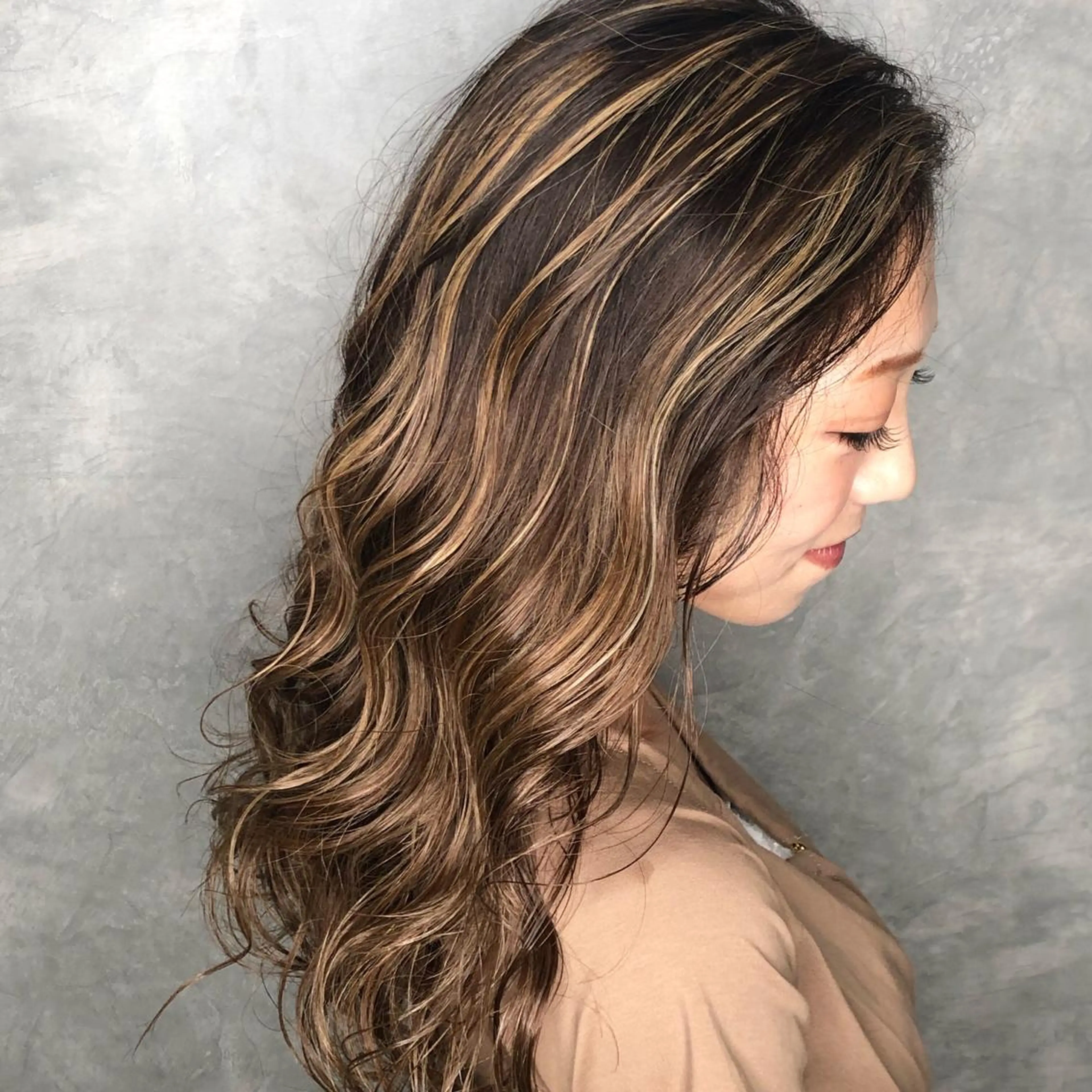 ロング カラー ハイライトカラー ハイライト 井澤 和花のヘアスタイル