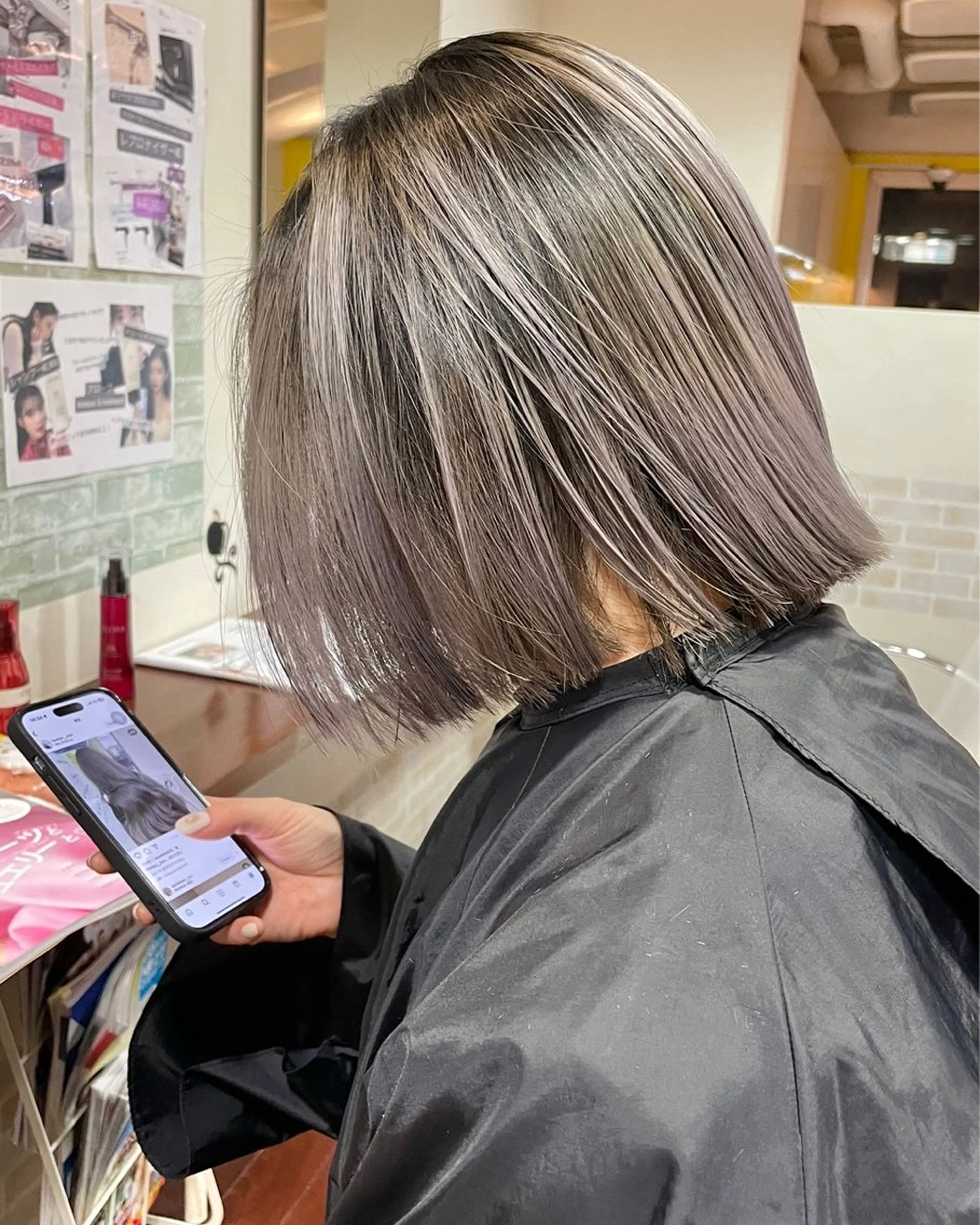 ミディアム ハイライト レイヤーカット 髪質改善美容師 🪽YOSSYのヘアスタイル