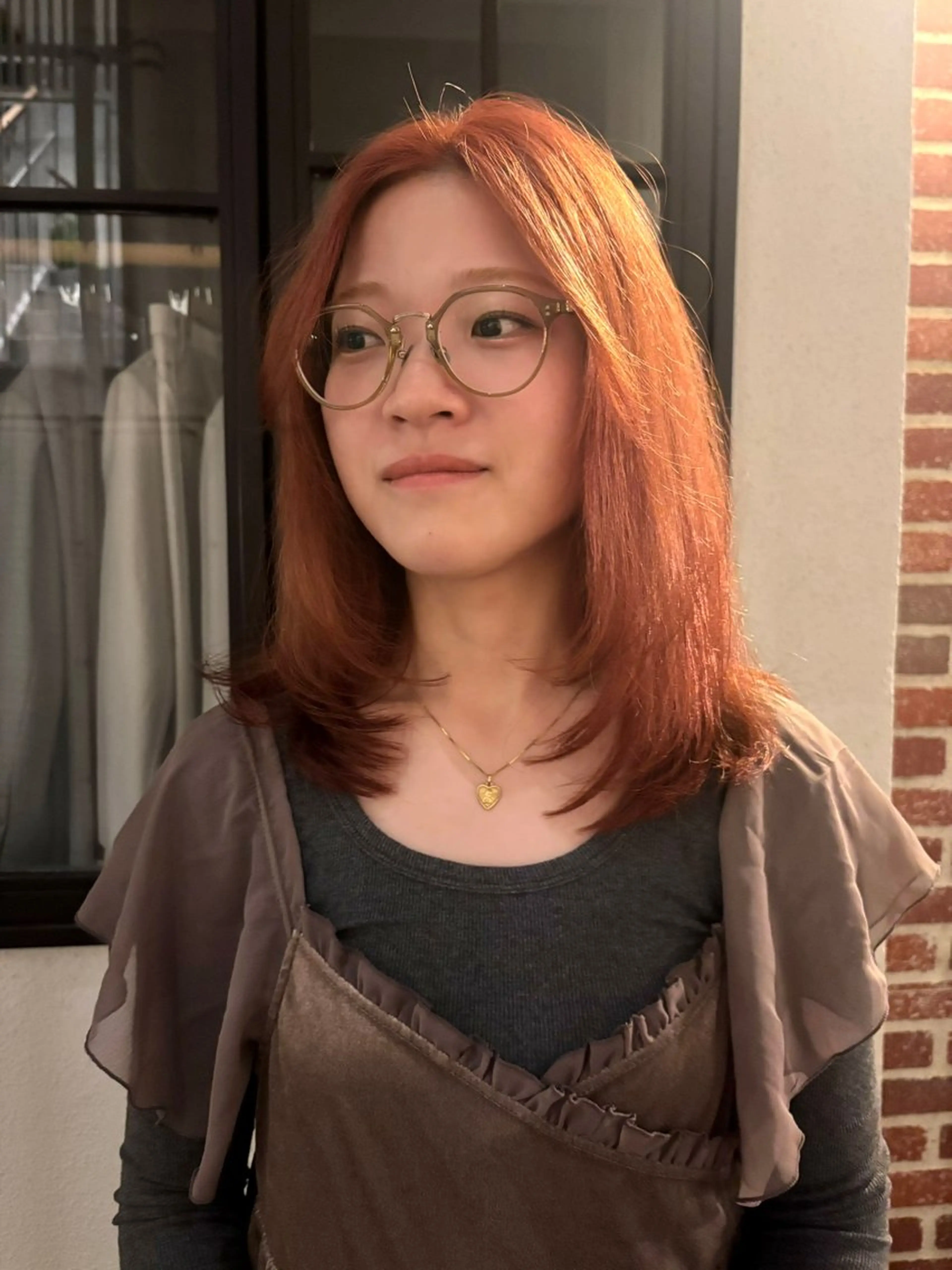 ミディアム カラー ベージュカラー オレンジ オレンジベージュ レイヤーカット ヘアカラー トリートメント ヘッドスパ ヘアセット レイヤーボブ🎵 ブリーチ/りりのヘアスタイル