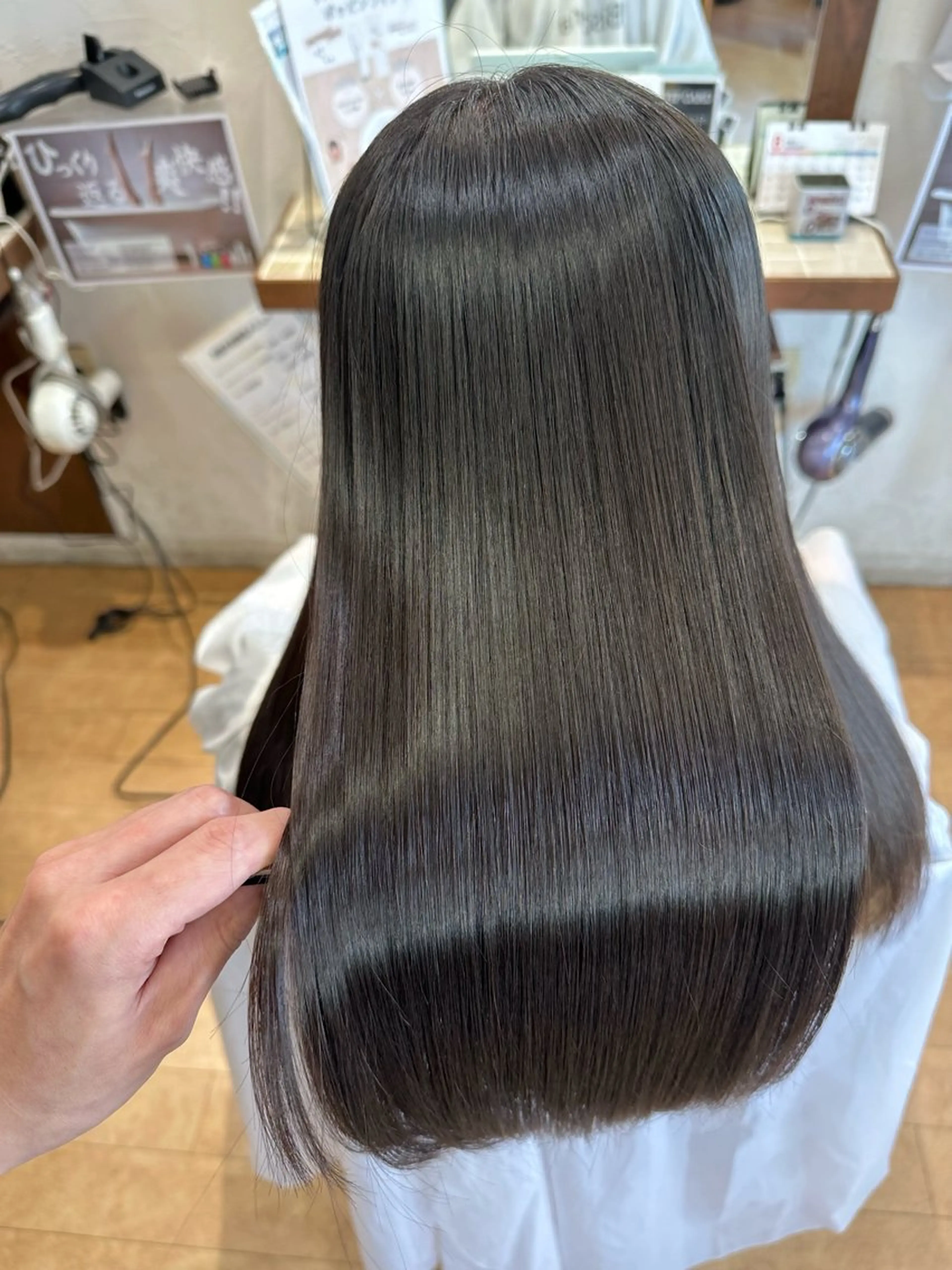 セミロング カット 縮毛矯正 トリートメント 艶髪クリエイター🪽 秋田 聖也のヘアスタイル