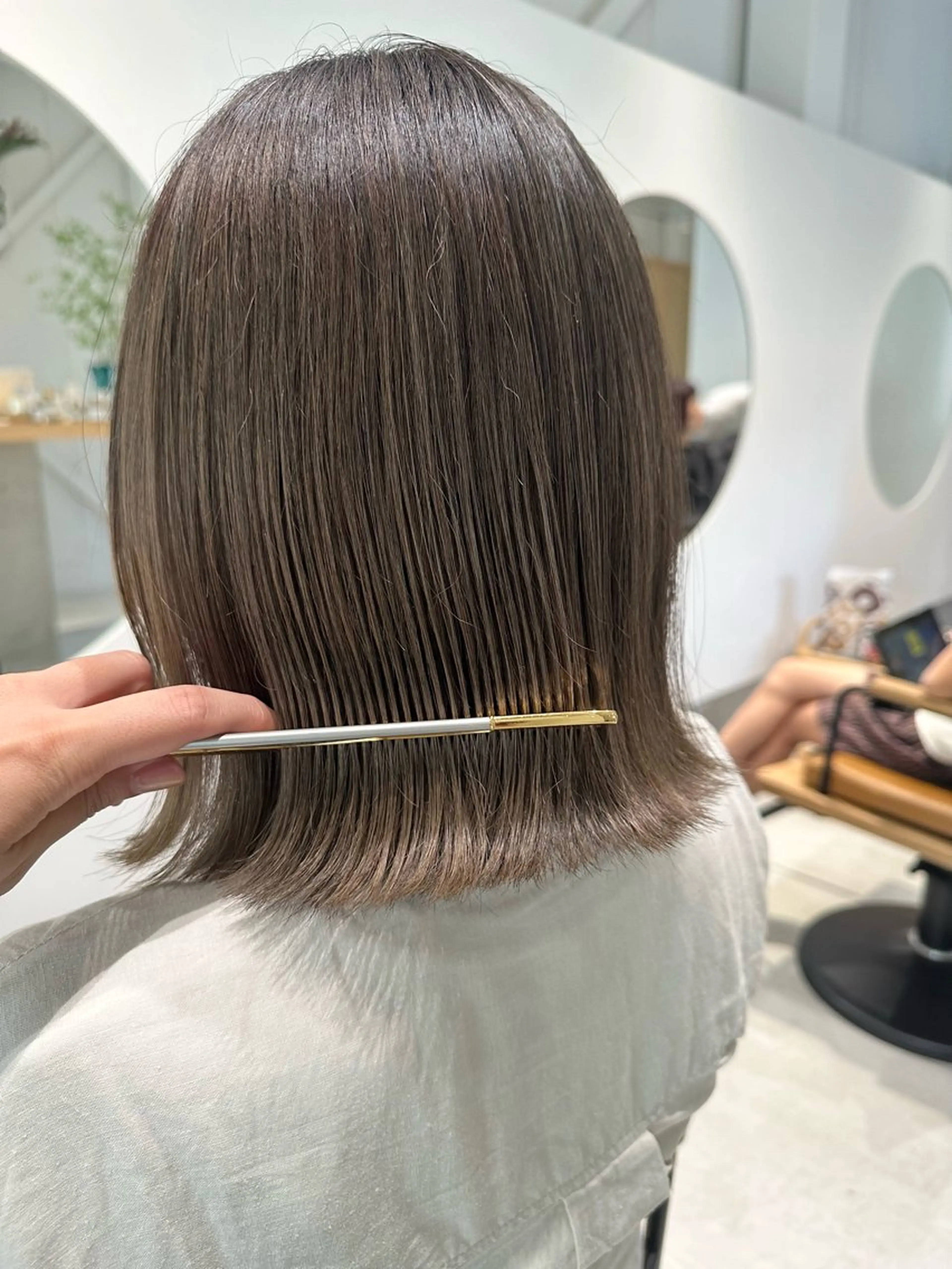 ミディアム カラー 野中 久美子のヘアスタイル