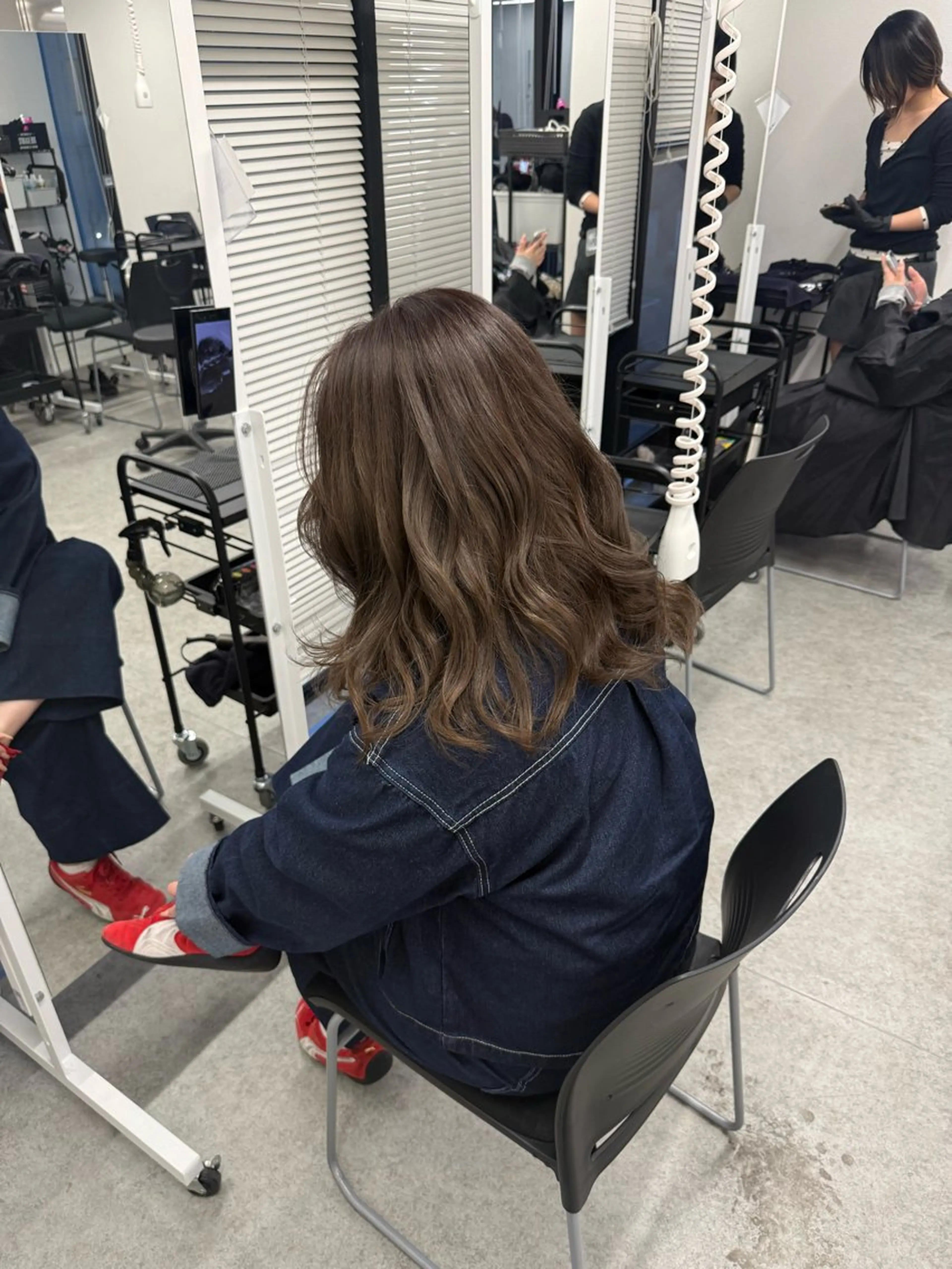ミディアム カラー ワンホンカラー chino🤍🤍のヘアスタイル