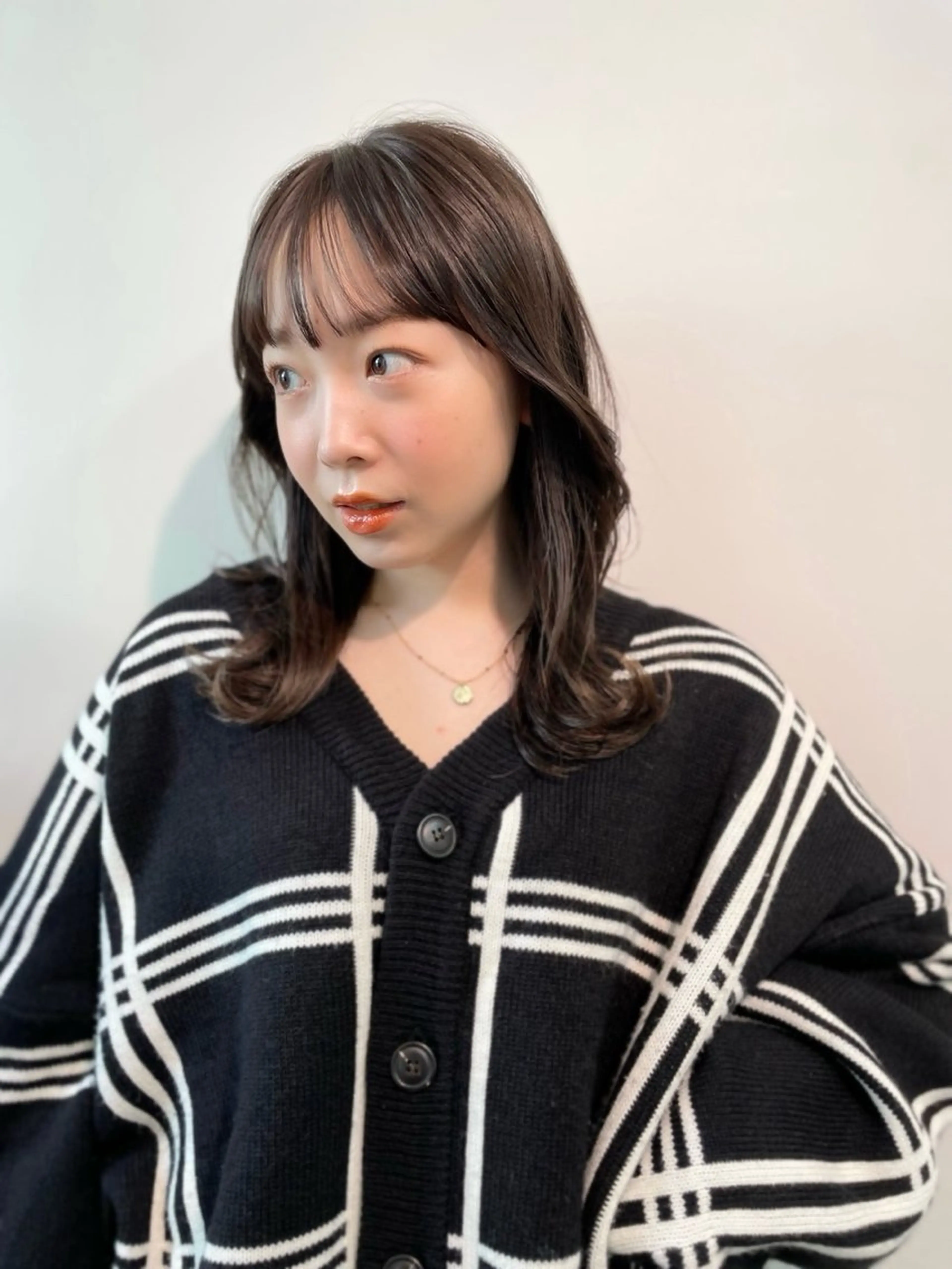 ミディアム カラー ベージュカラー オリーブベージュ くびれヘア ❤️ショートカット ・顔周りカット❤️のヘアスタイル