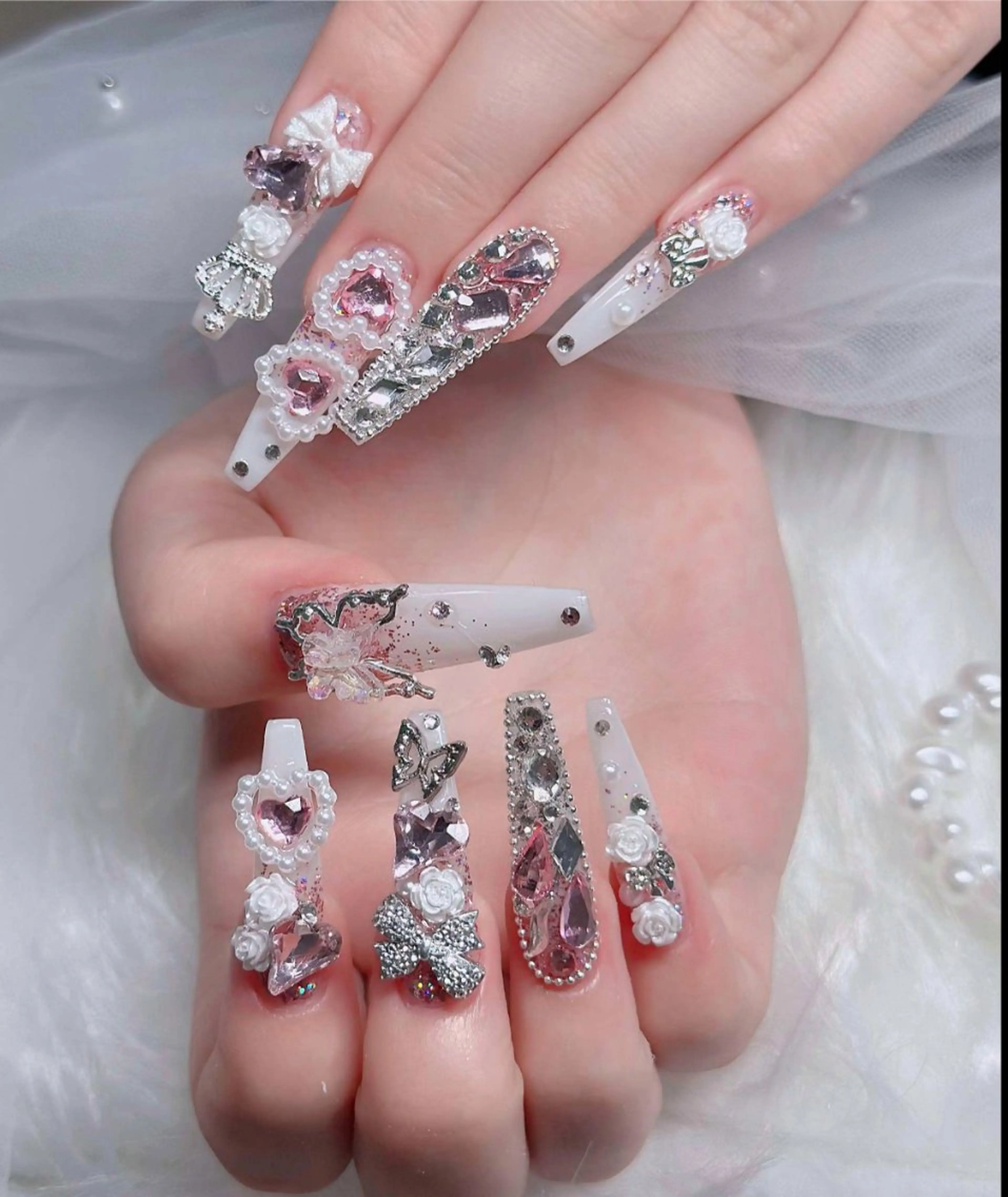 ネイル フレンチネイル ジェルネイル ガラスフレンチ ハロウィン ハート ハンドネイル H.baby Nail Salonのネイルデザイン