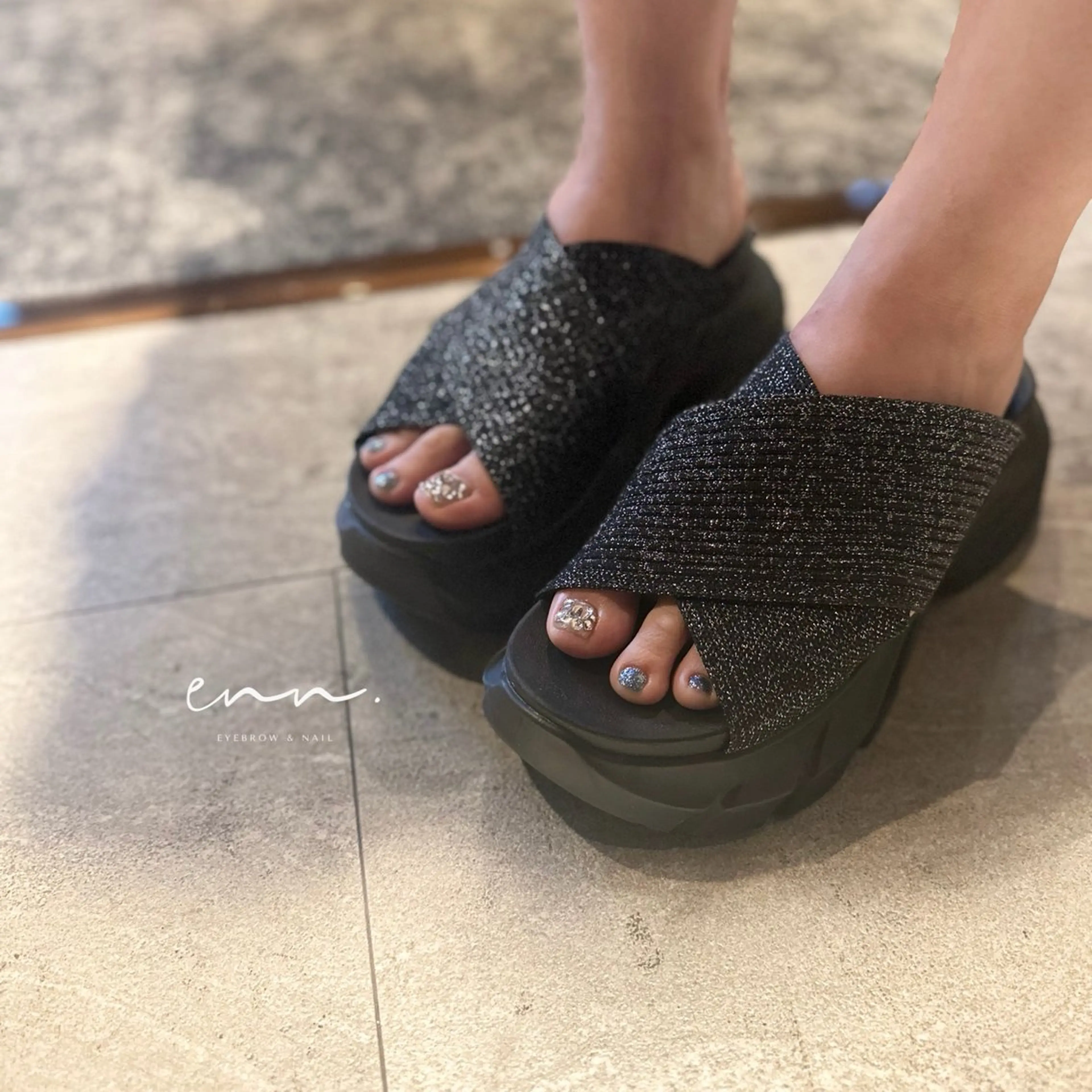 ネイル アートネイル フラッシュネイル マグネットネイル enn.《エンドット》所属・enn. 【眉毛/ネイル】のネイルデザイン