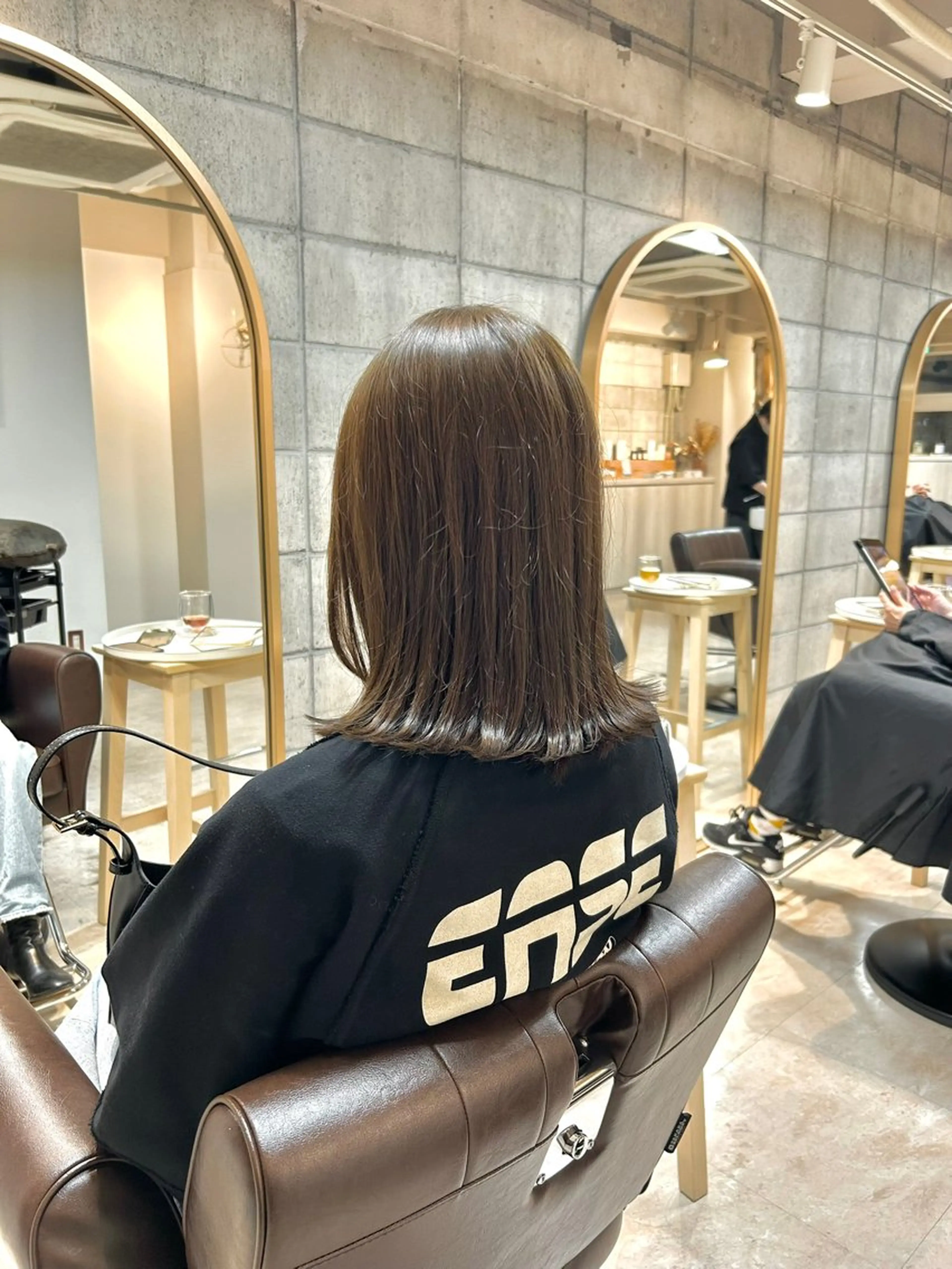 ミディアム カラー 眞名子 瑞紀のヘアスタイル