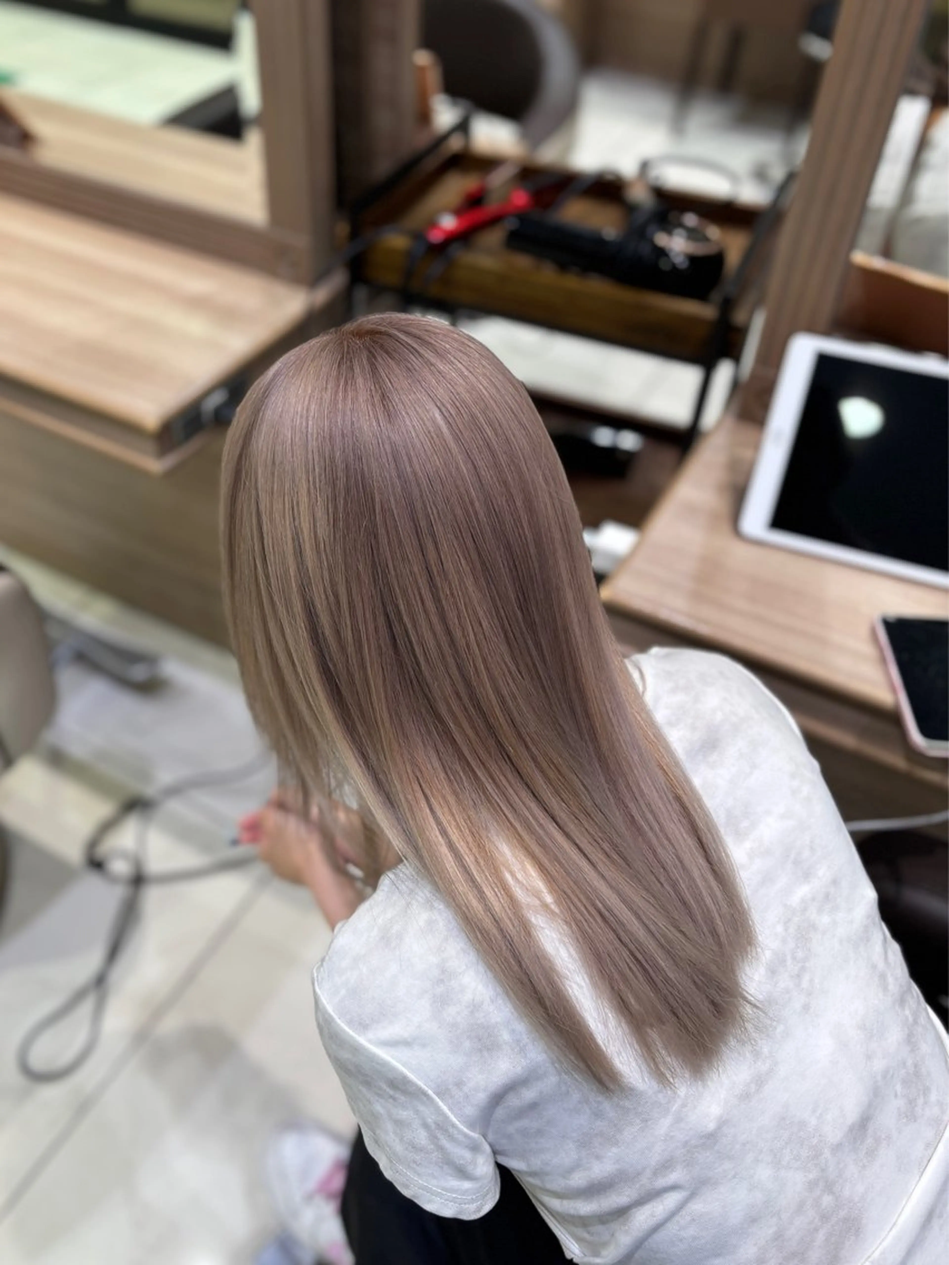 セミロング ヘアカラー miyu.カラー モデル様募集中🎀♡のヘアスタイル