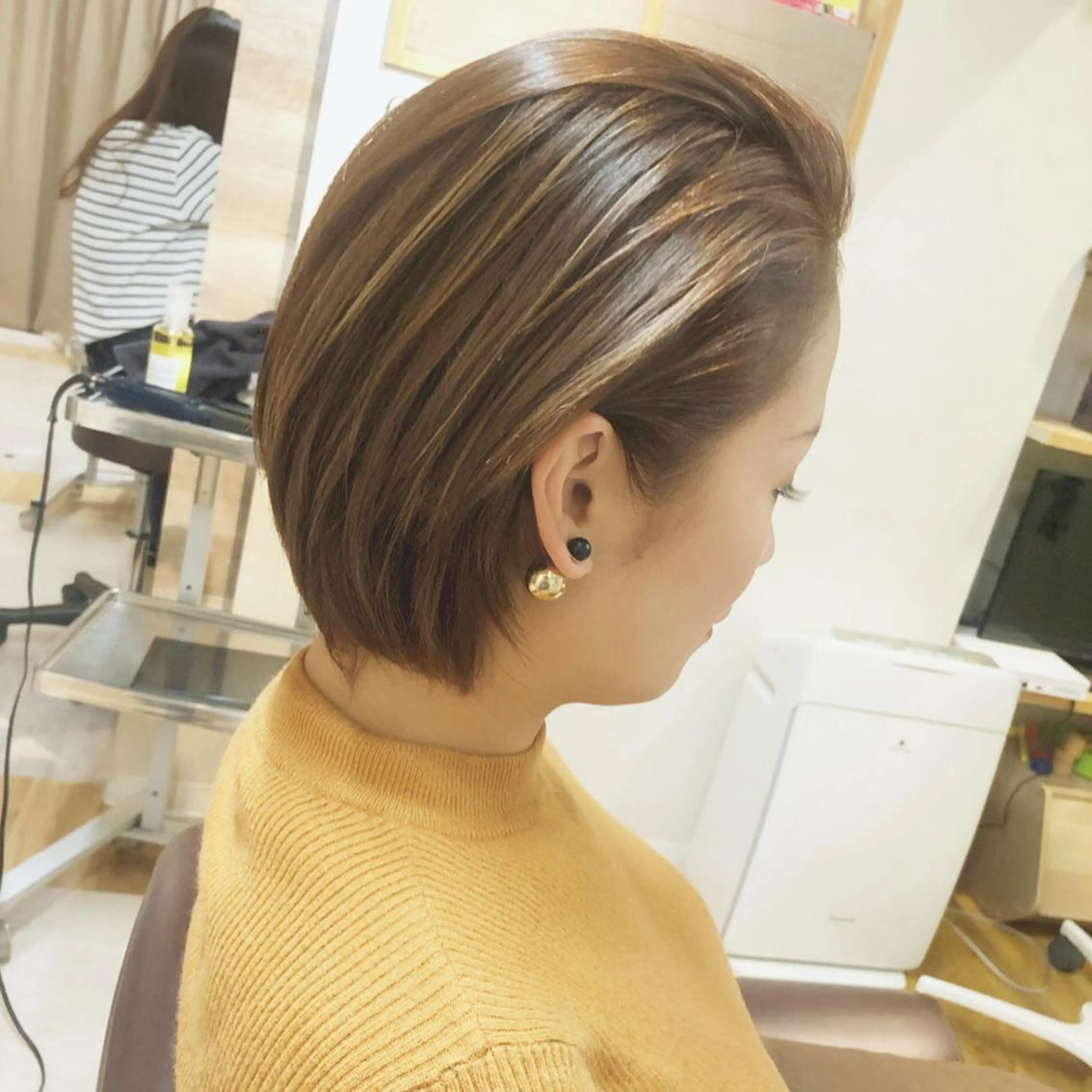 ショート カラー アディクシーカラー イルミナカラー くせ毛 髪質改善 縮毛矯正 tuuli トゥーリのヘアスタイル