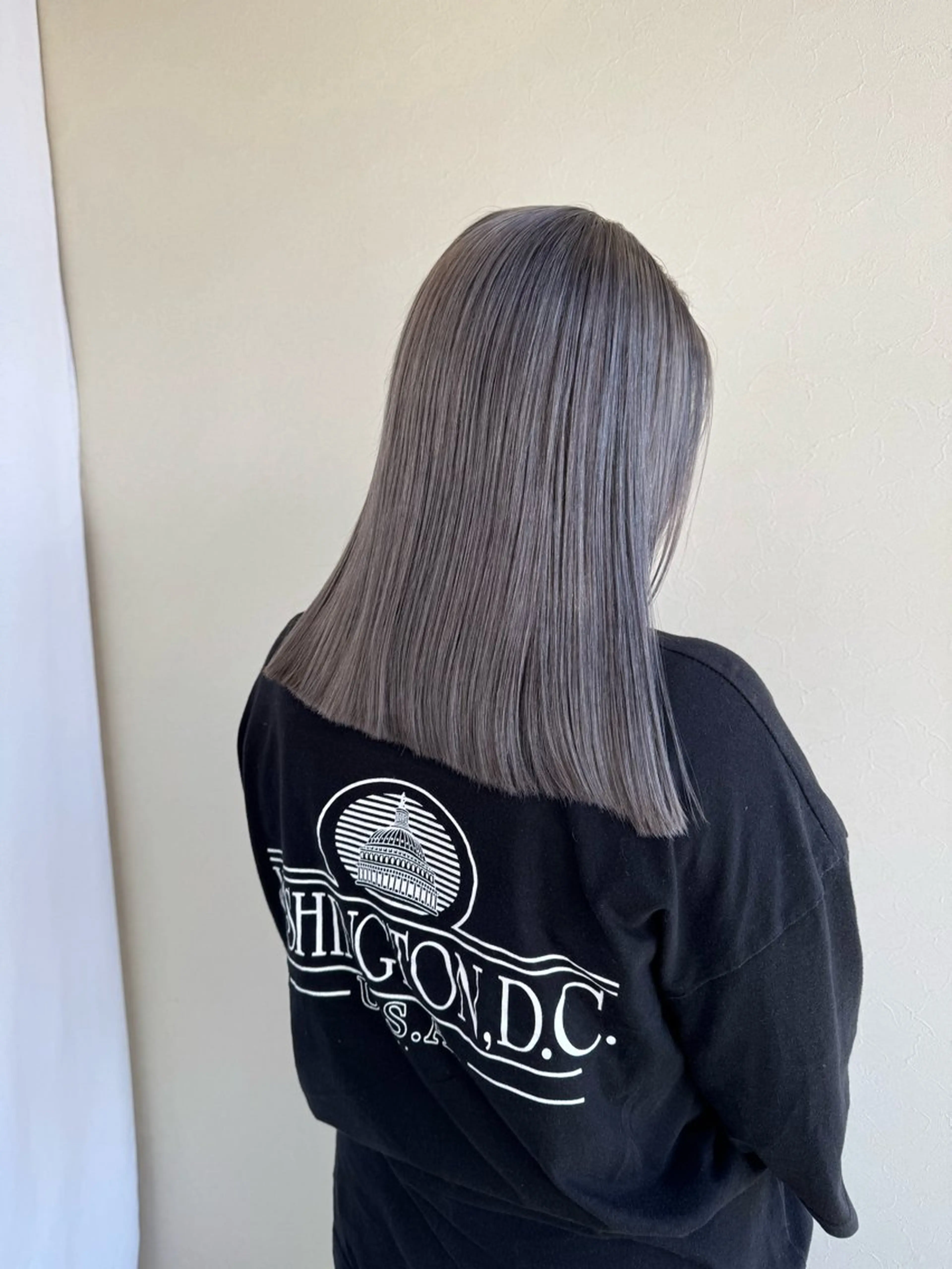 ミディアム カラー シルバー カット ヘアカラー トリートメント ハイライトカラー✨ グレージュ✨鎌倉光洋のヘアスタイル