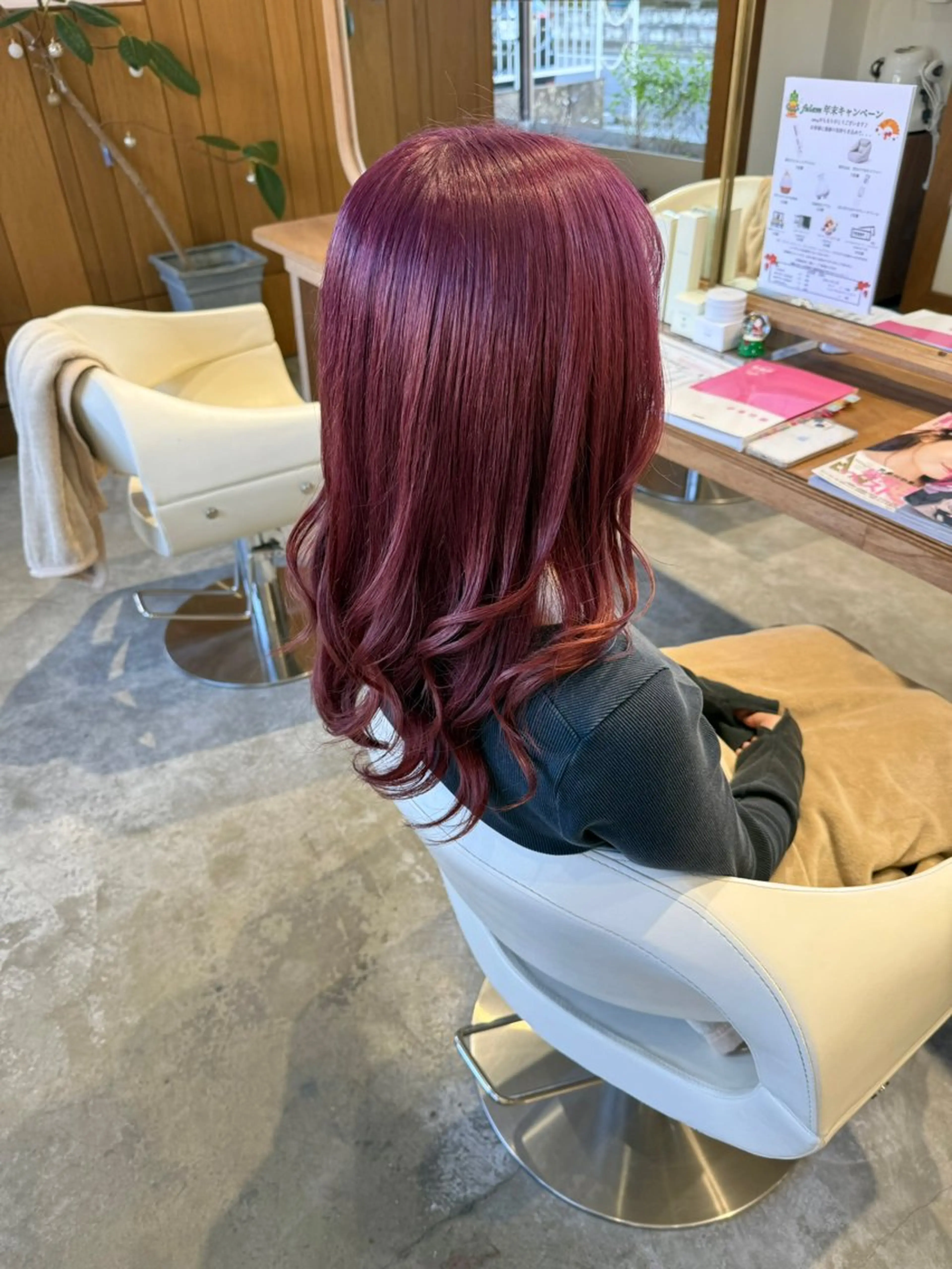 セミロング カラー ピンクカラー バイオレットカラー カット ヘアカラー フラム所属・WATANABE MISAKIのヘアスタイル