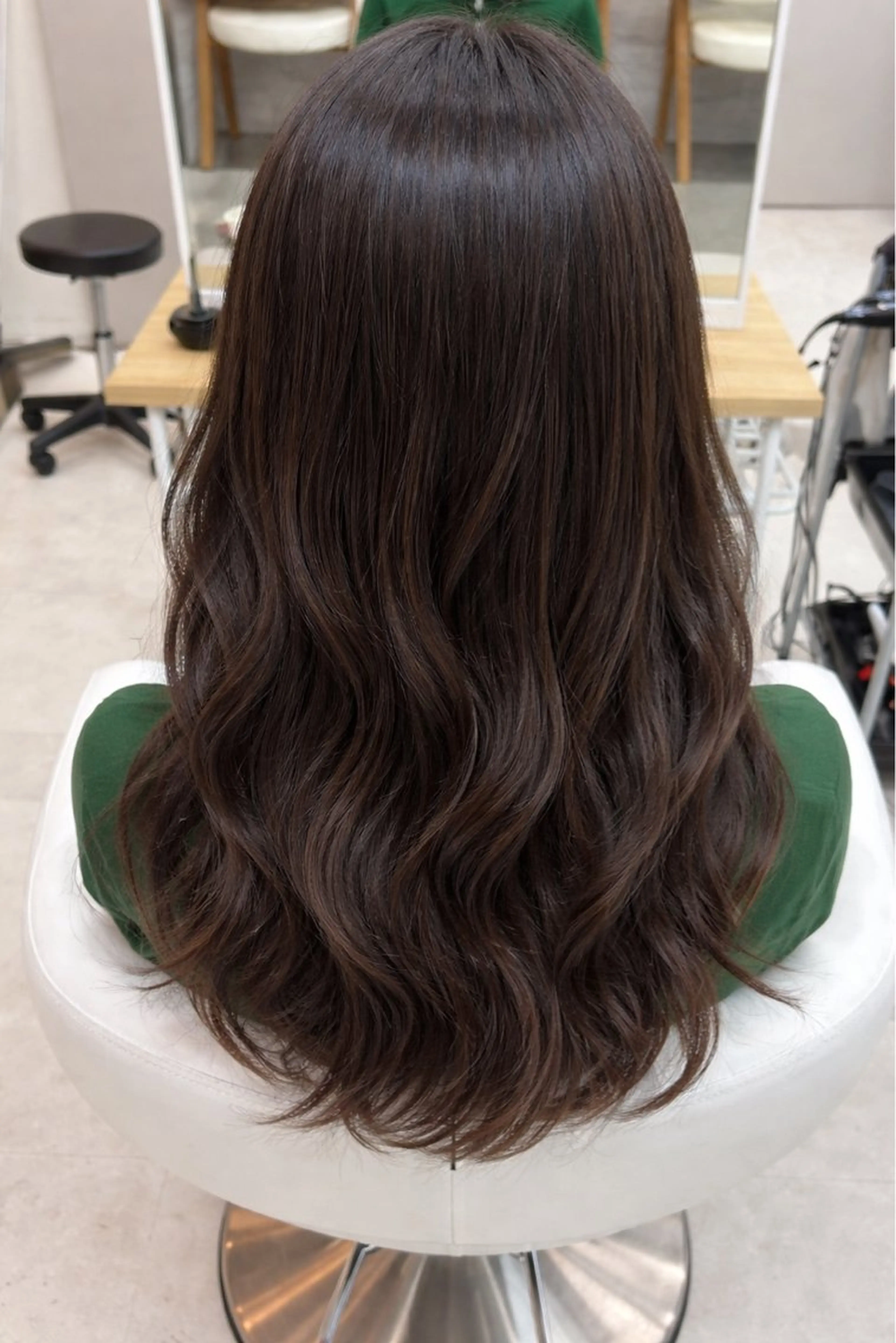 ロング 中山 摩亜のヘアスタイル