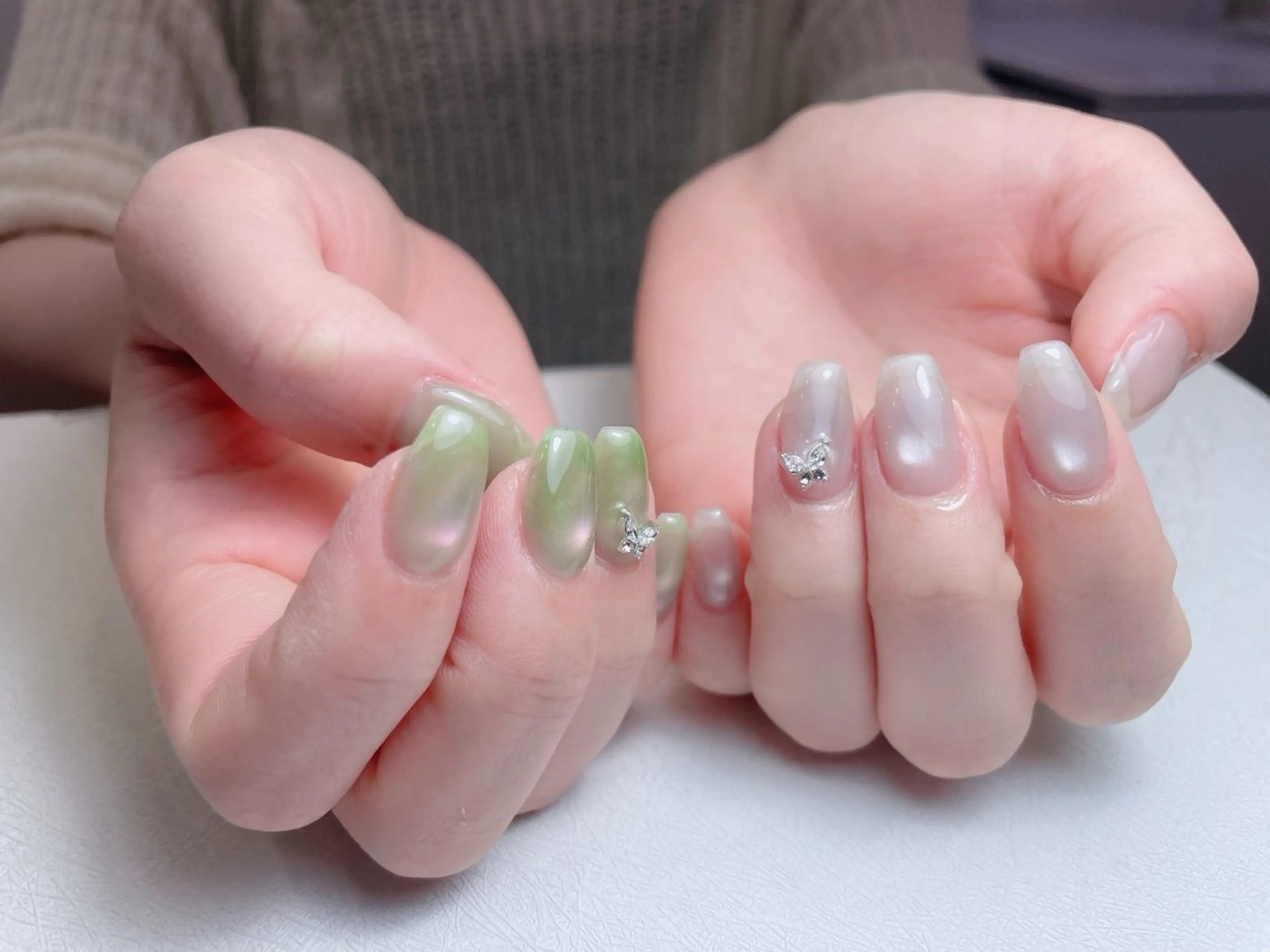ネイル オーロラネイル 長さ出し フットネイル フレンチネイル ジェルネイル 中野駅から2分 MEO NAILのネイルデザイン